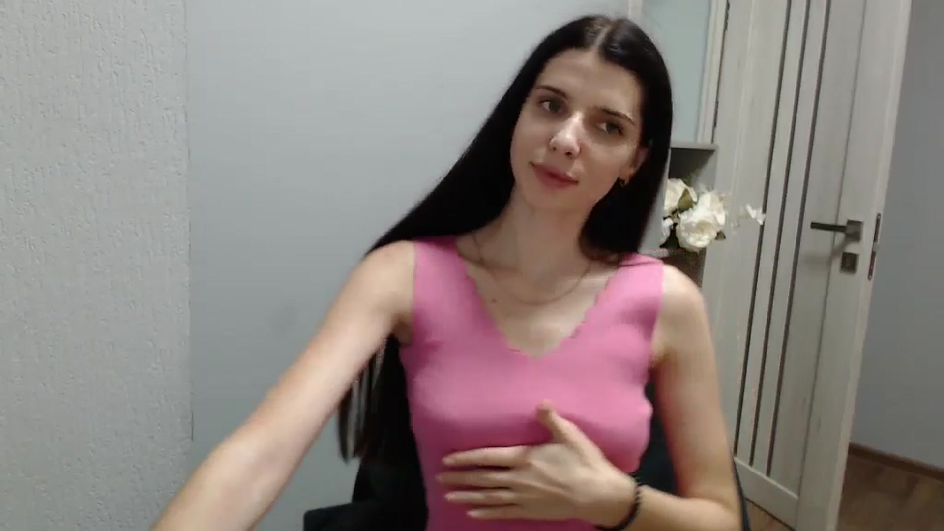 Gallery image thumbnail from NicoleVon's myfreecams stream on, 09/03/2024, 08:43 image 6 of 20
