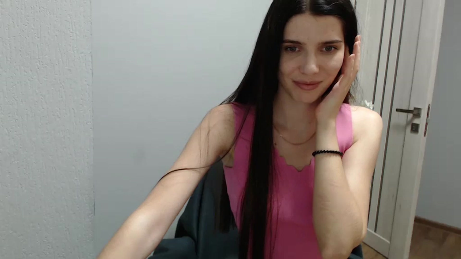Gallery image thumbnail from NicoleVon's myfreecams stream on, 09/03/2024, 08:43 image 10 of 20