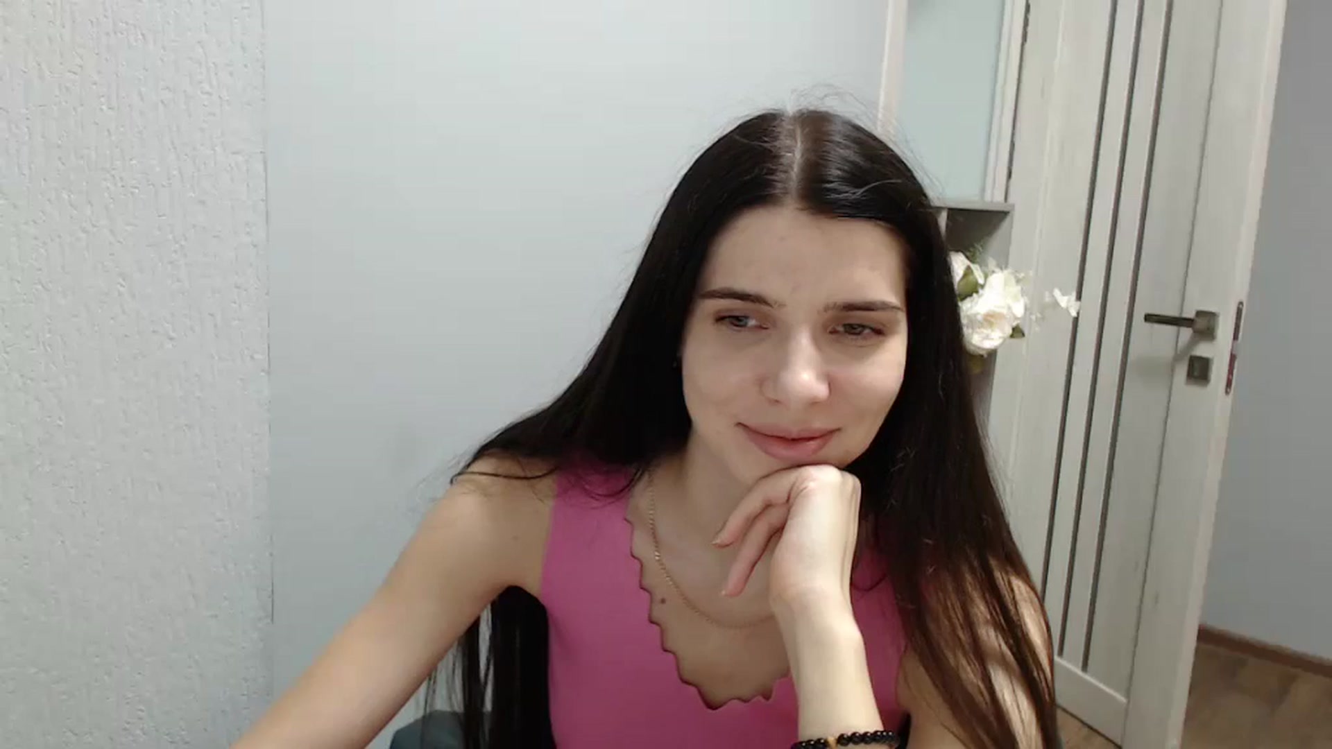 Gallery image thumbnail from NicoleVon's myfreecams stream on, 09/03/2024, 08:43 image 1 of 20