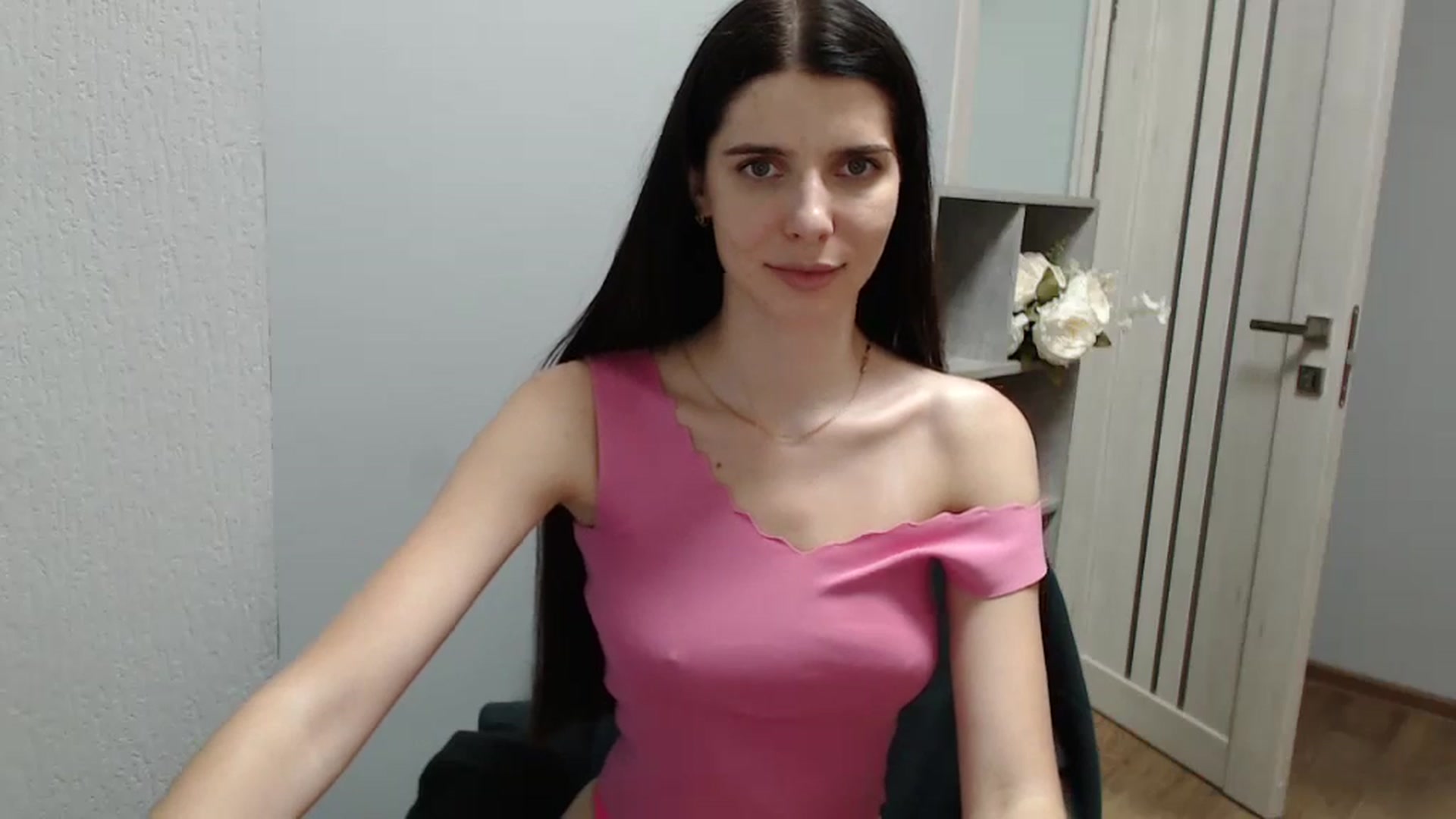 Gallery image thumbnail from NicoleVon's myfreecams stream on, 09/03/2024, 09:57 image 12 of 20