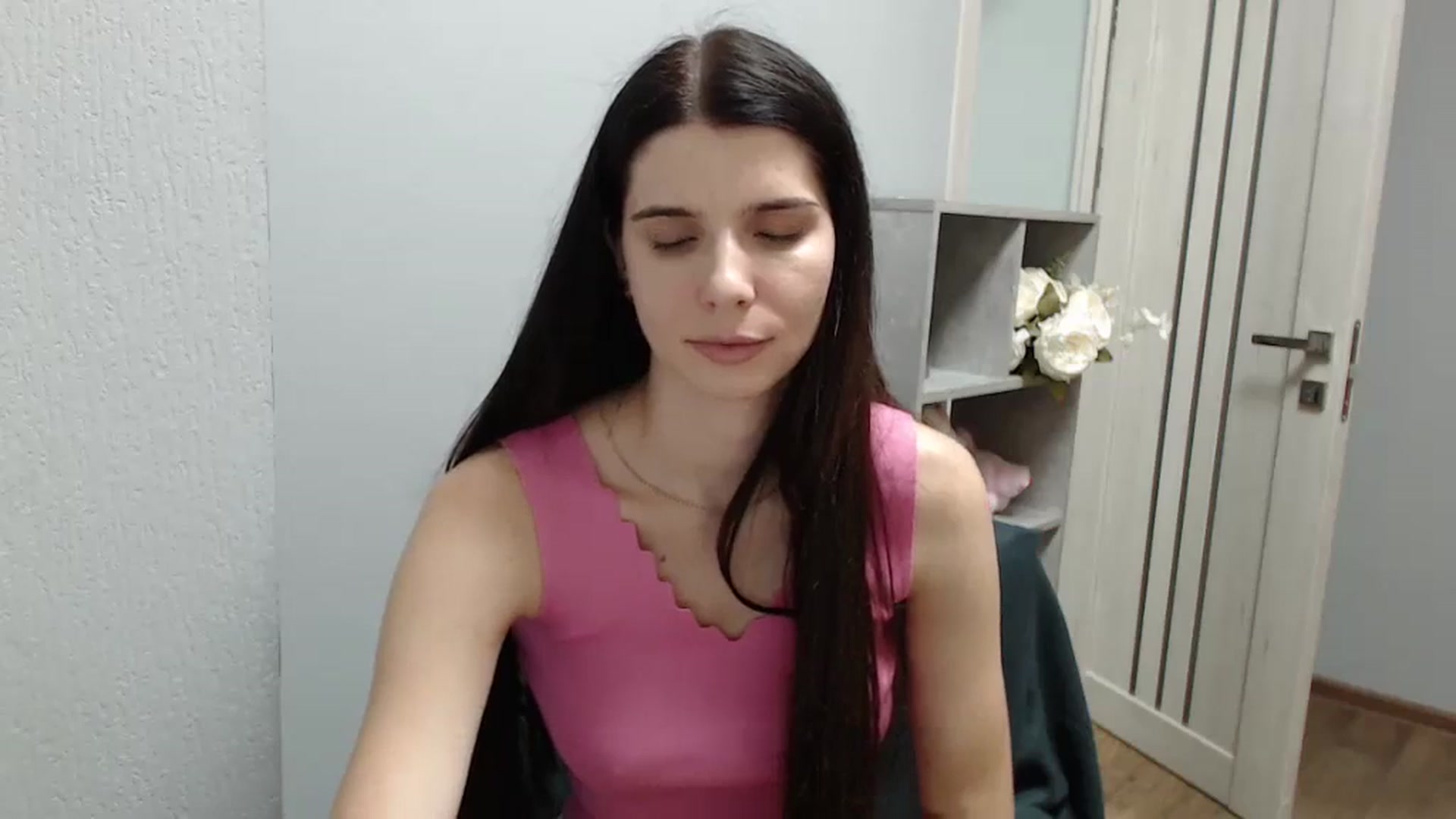 Gallery image thumbnail from NicoleVon's myfreecams stream on, 09/03/2024, 09:57 image 9 of 20