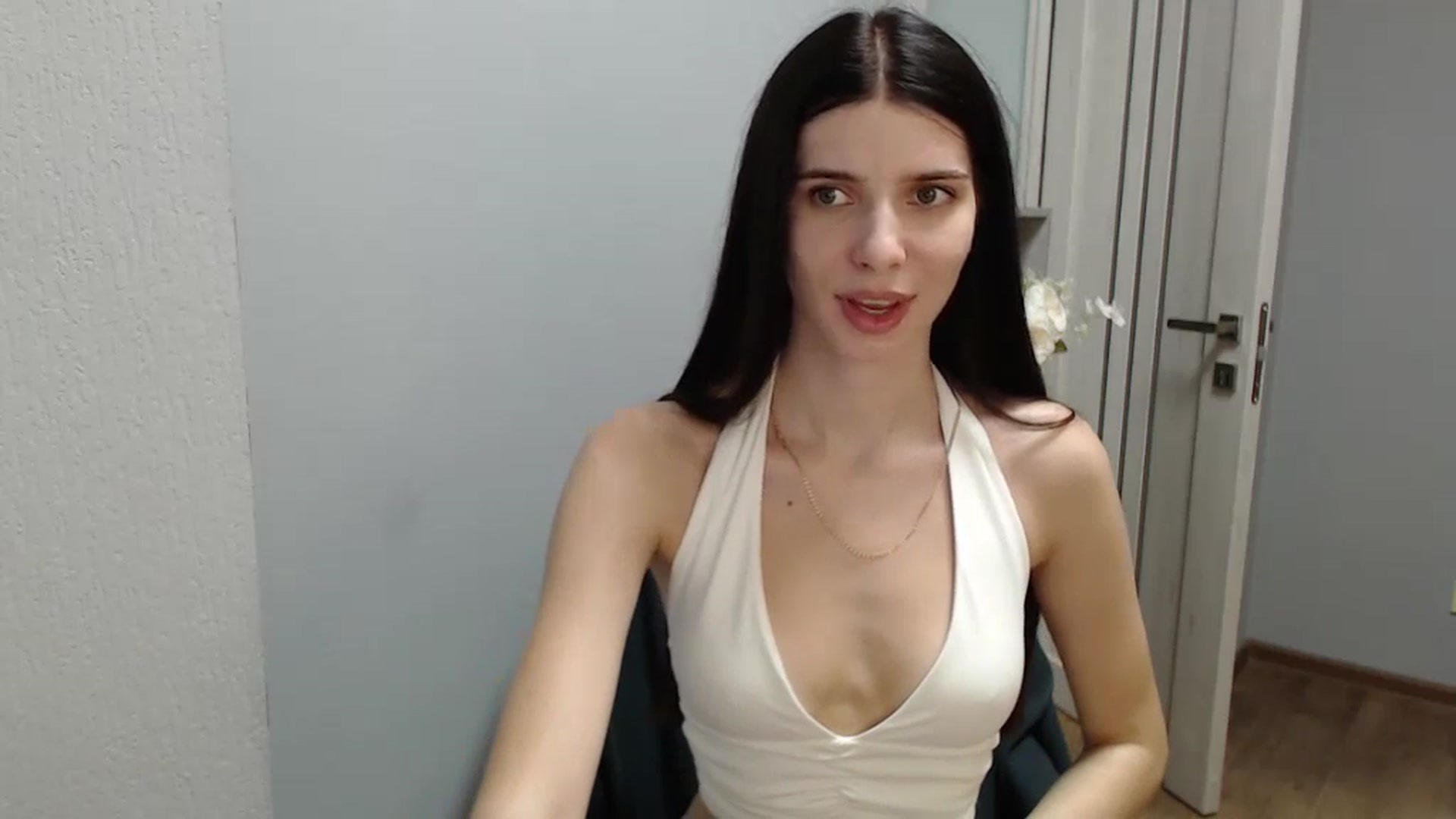 Gallery image thumbnail from NicoleVon's myfreecams stream on, 09/04/2024, 08:59 image 8 of 20