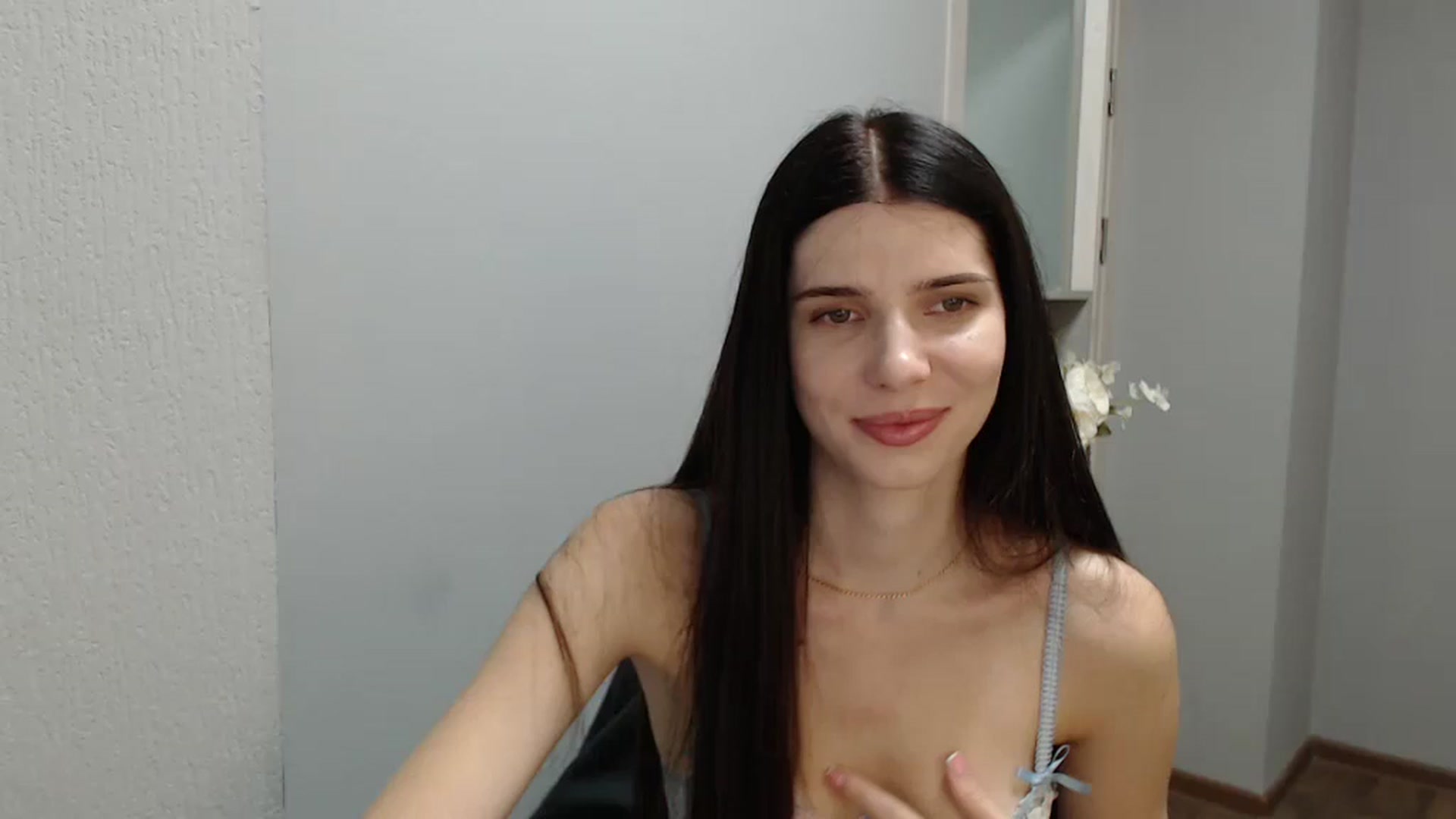Gallery image thumbnail from NicoleVon's myfreecams stream on, 09/06/2024, 08:29 image 17 of 20