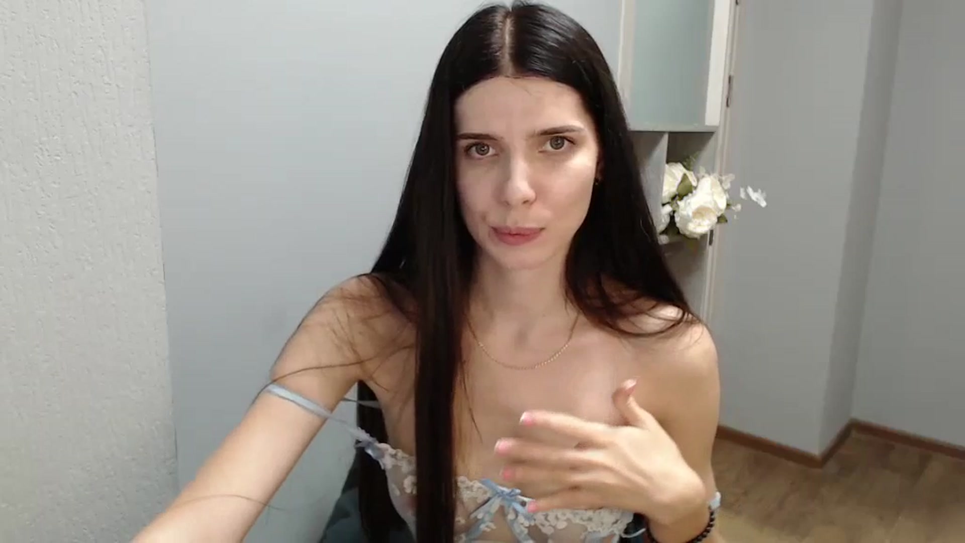 Gallery image thumbnail from NicoleVon's myfreecams stream on, 09/06/2024, 11:07 image 10 of 20