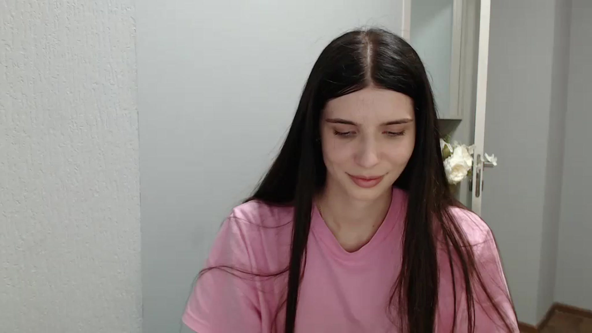 Gallery image thumbnail from NicoleVon's myfreecams stream on, 09/09/2024, 09:03 image 12 of 20