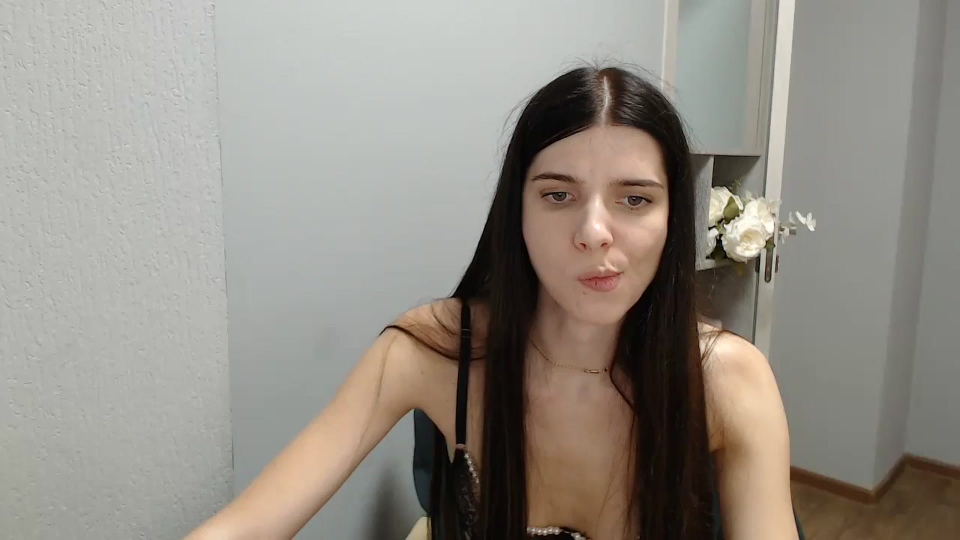 Gallery image thumbnail from NicoleVon's myfreecams stream on, 09/10/2024, 11:01 image 5 of 20