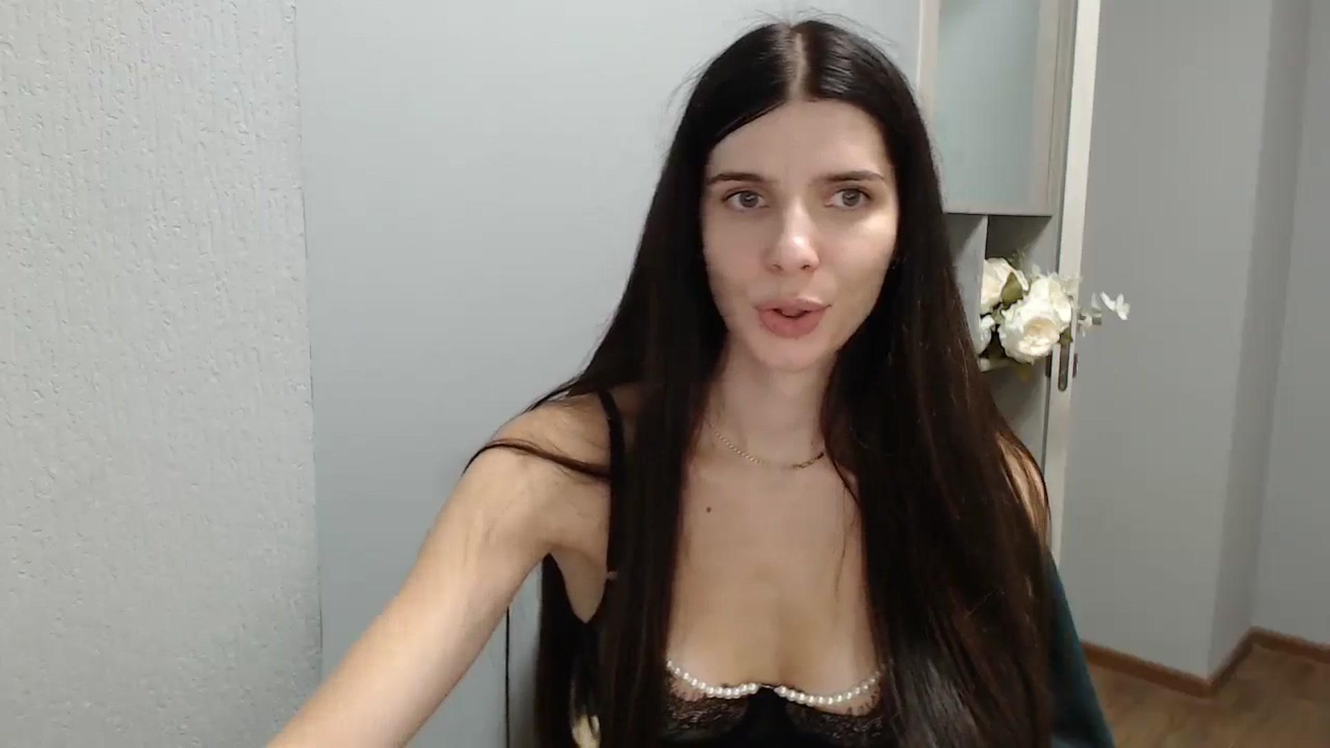 Gallery image thumbnail from NicoleVon's myfreecams stream on, 09/10/2024, 11:01 image 20 of 20
