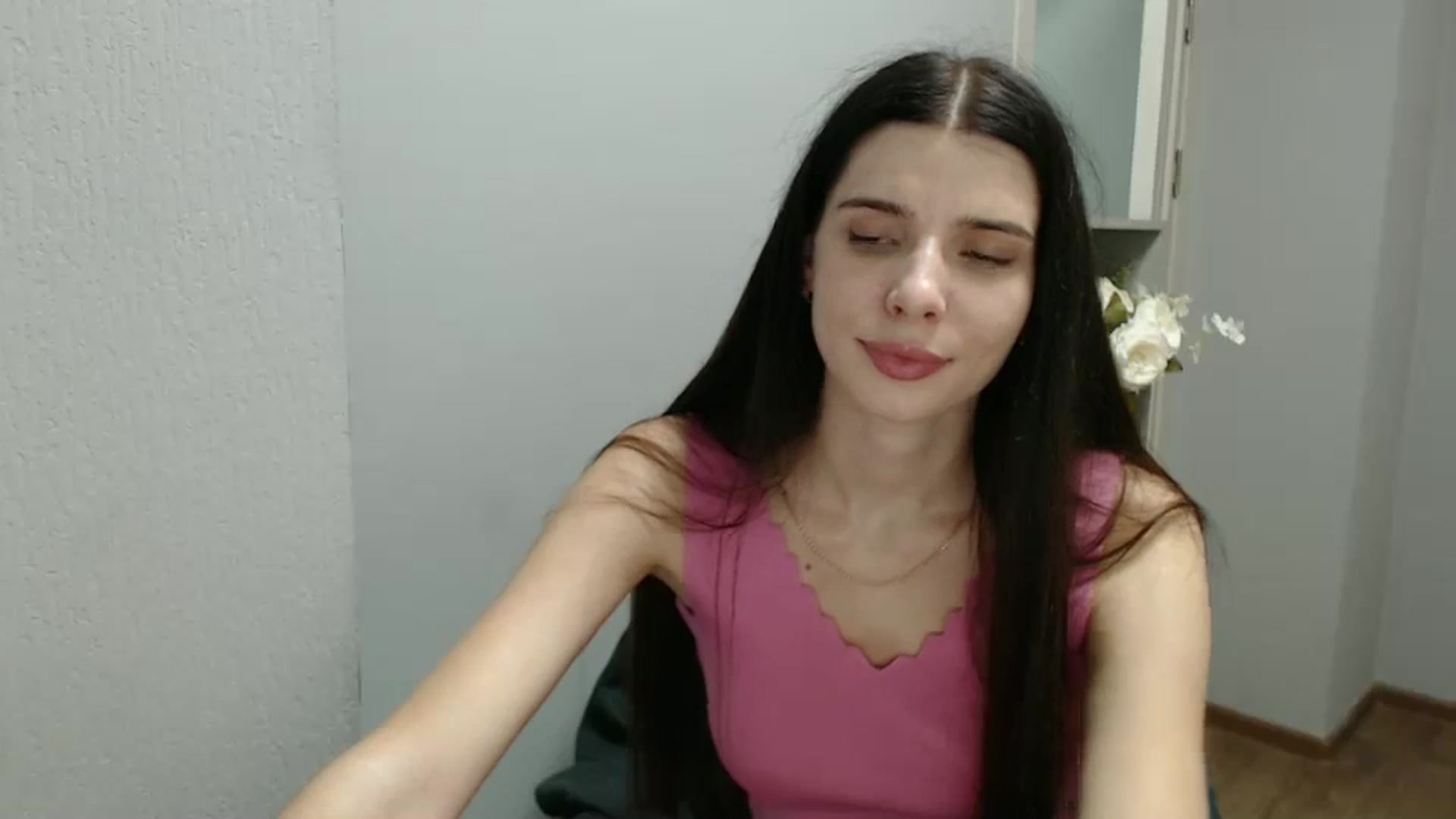 Gallery image thumbnail from NicoleVon's myfreecams stream on, 09/13/2024, 08:39 image 12 of 20