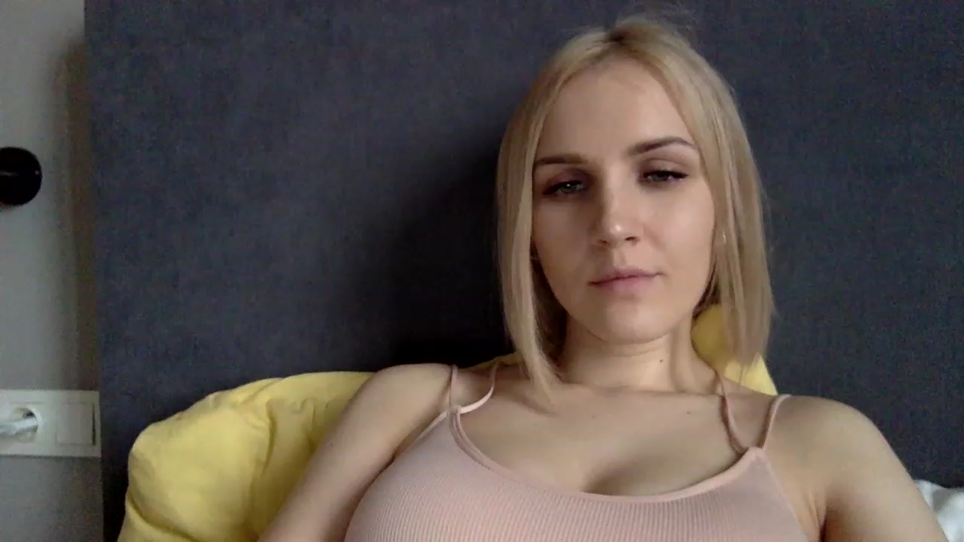 Gallery image thumbnail from Nicole_1286's myfreecams stream on, 11/15/2022, 12:56 image 20 of 20