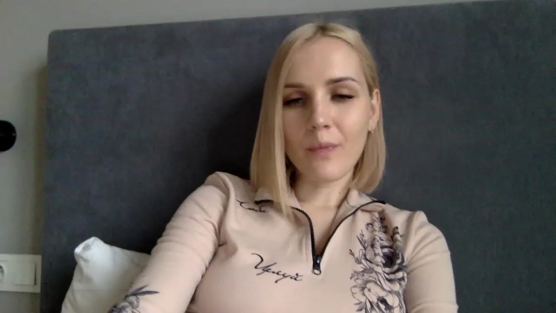 Gallery image thumbnail from Nicole_1286's myfreecams stream on, 11/18/2022, 13:12 image 13 of 20