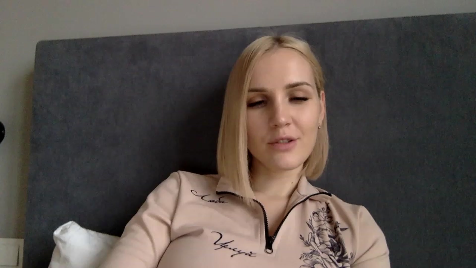 Gallery image thumbnail from Nicole_1286's myfreecams stream on, 11/18/2022, 13:12 image 17 of 20