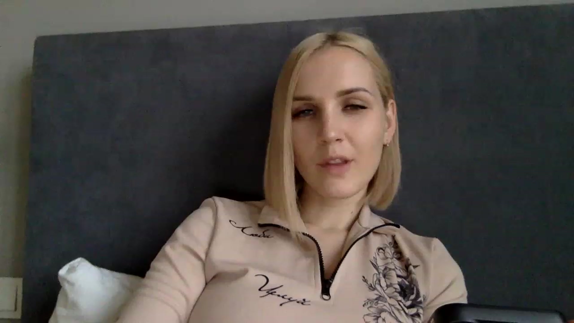Gallery image thumbnail from Nicole_1286's myfreecams stream on, 11/18/2022, 13:12 image 20 of 20