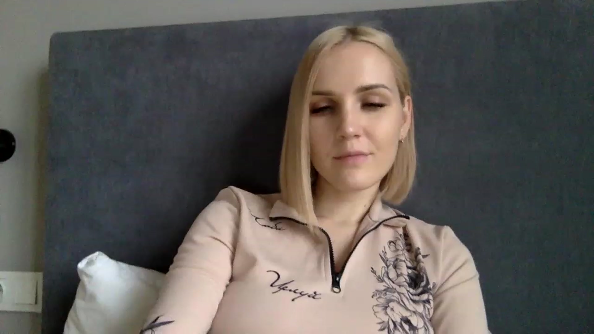 Gallery image thumbnail from Nicole_1286's myfreecams stream on, 11/18/2022, 13:12 image 9 of 20