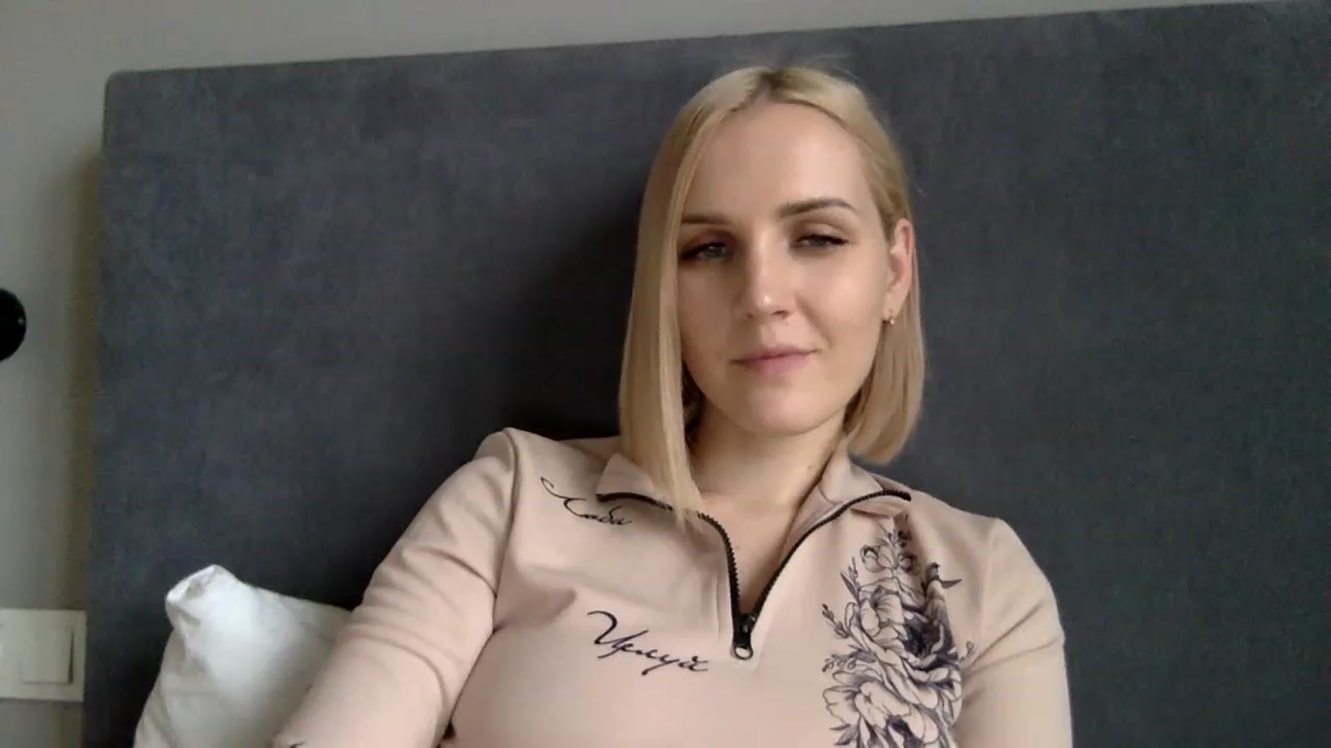 Gallery image thumbnail from Nicole_1286's myfreecams stream on, 11/18/2022, 13:12 image 12 of 20