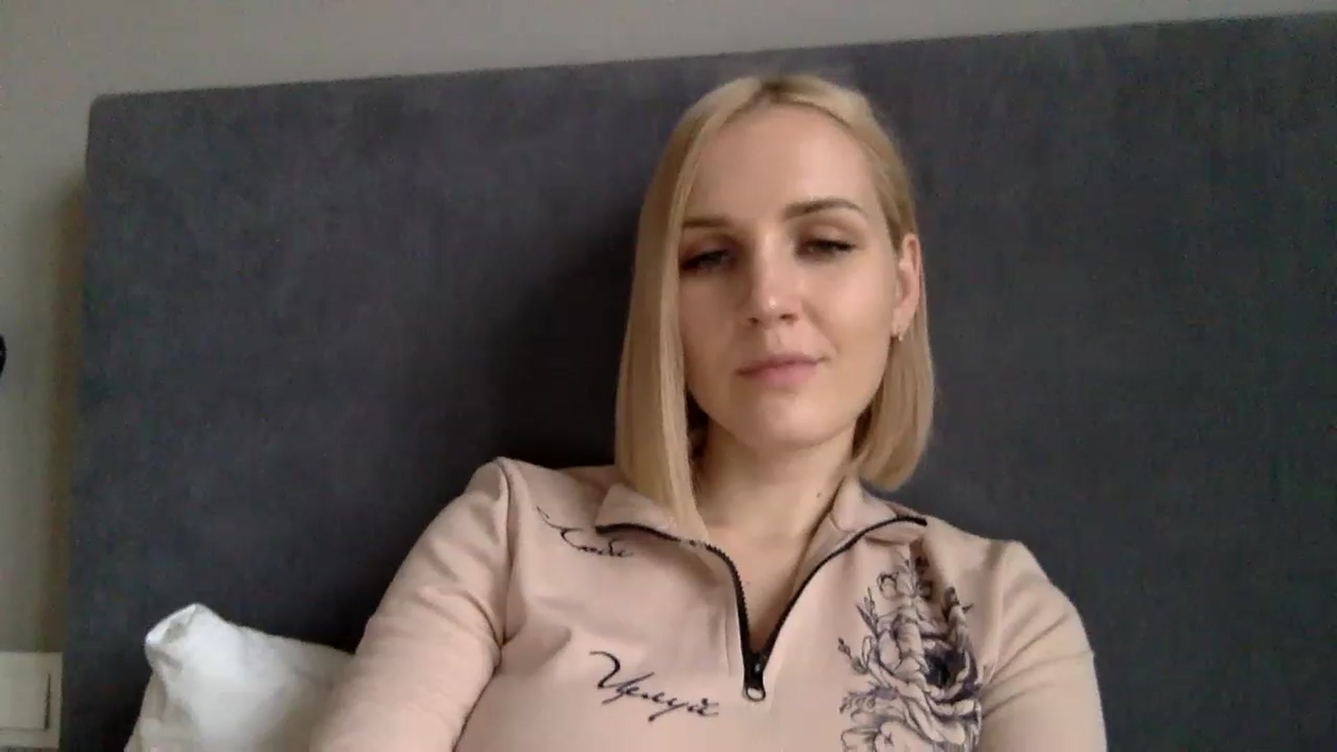 Gallery image thumbnail from Nicole_1286's myfreecams stream on, 11/18/2022, 13:12 image 15 of 20