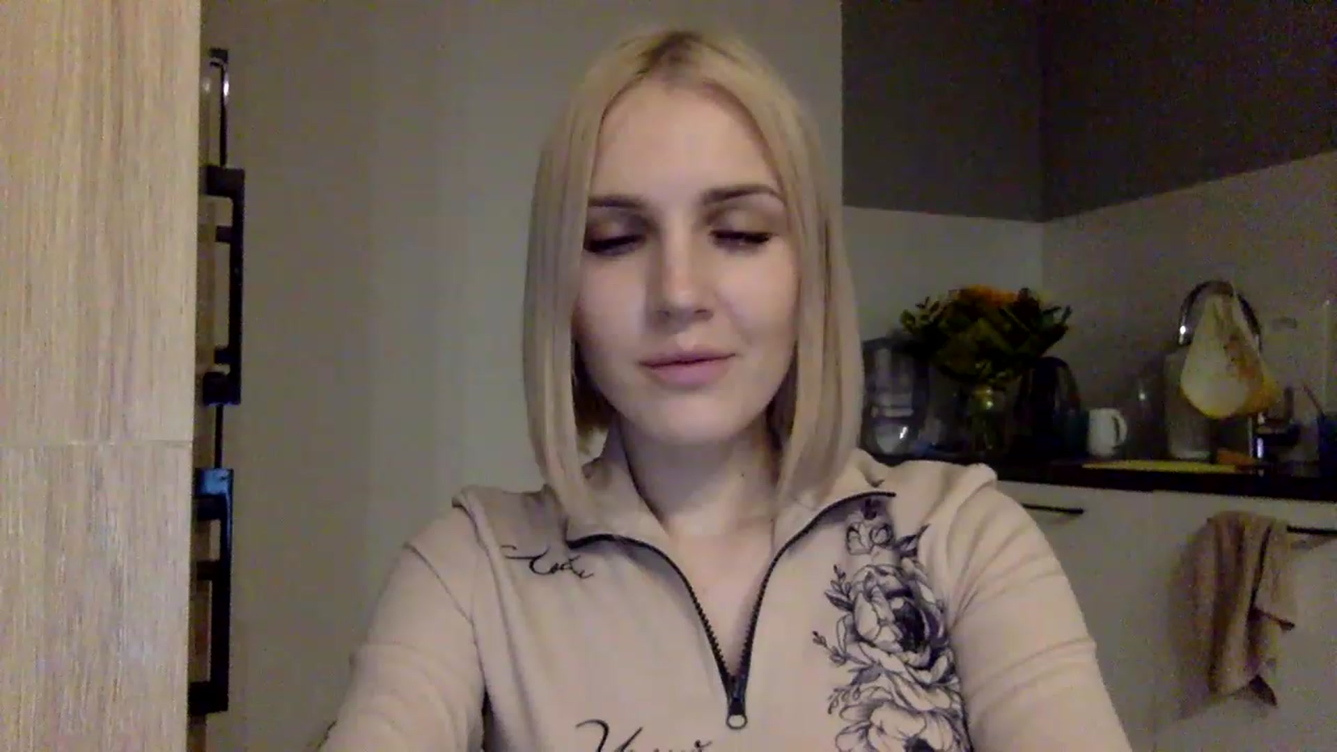 Gallery image thumbnail from Nicole_1286's myfreecams stream on, 11/22/2022, 21:49 image 14 of 20