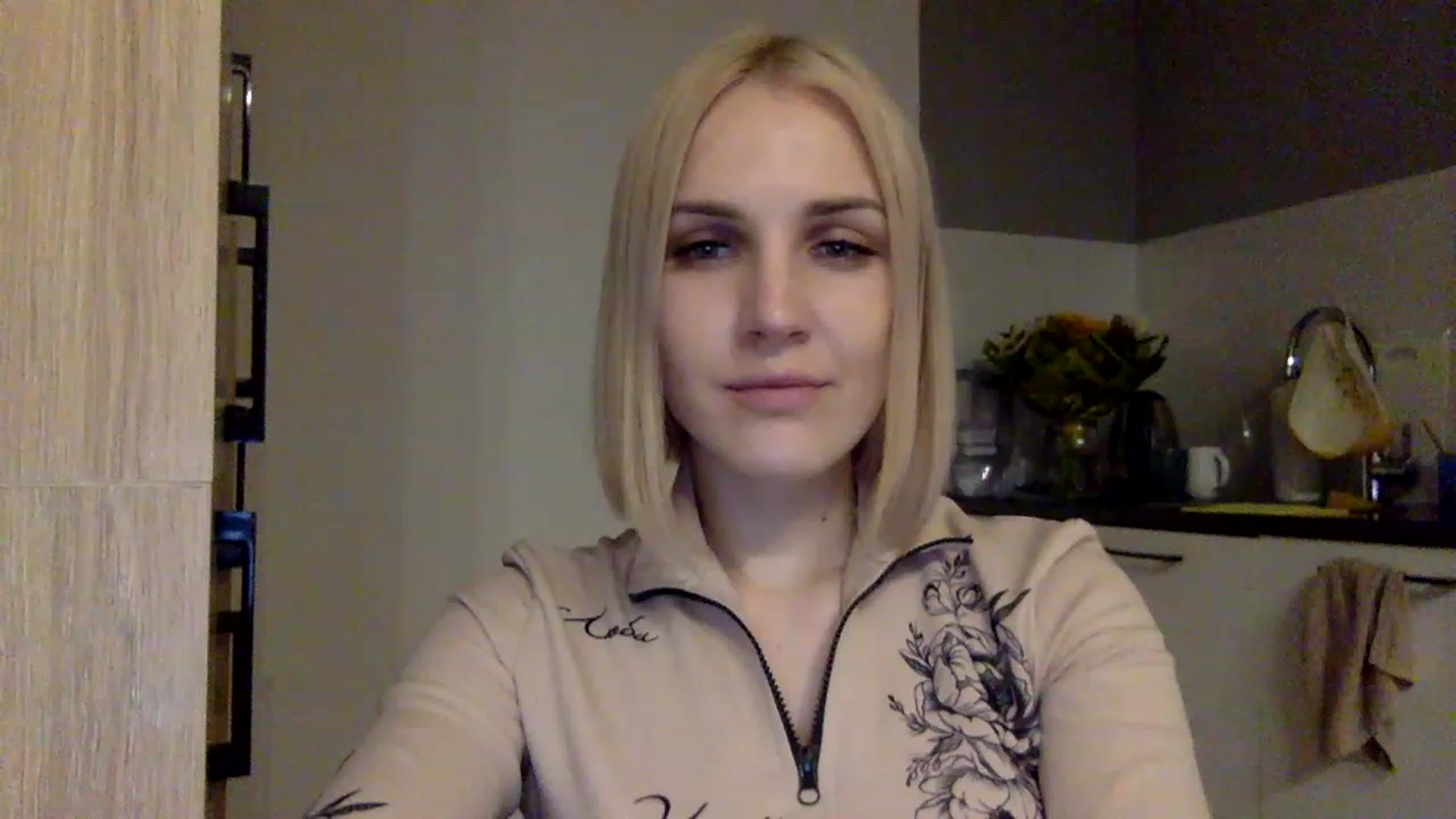 Gallery image thumbnail from Nicole_1286's myfreecams stream on, 11/22/2022, 21:49 image 19 of 20