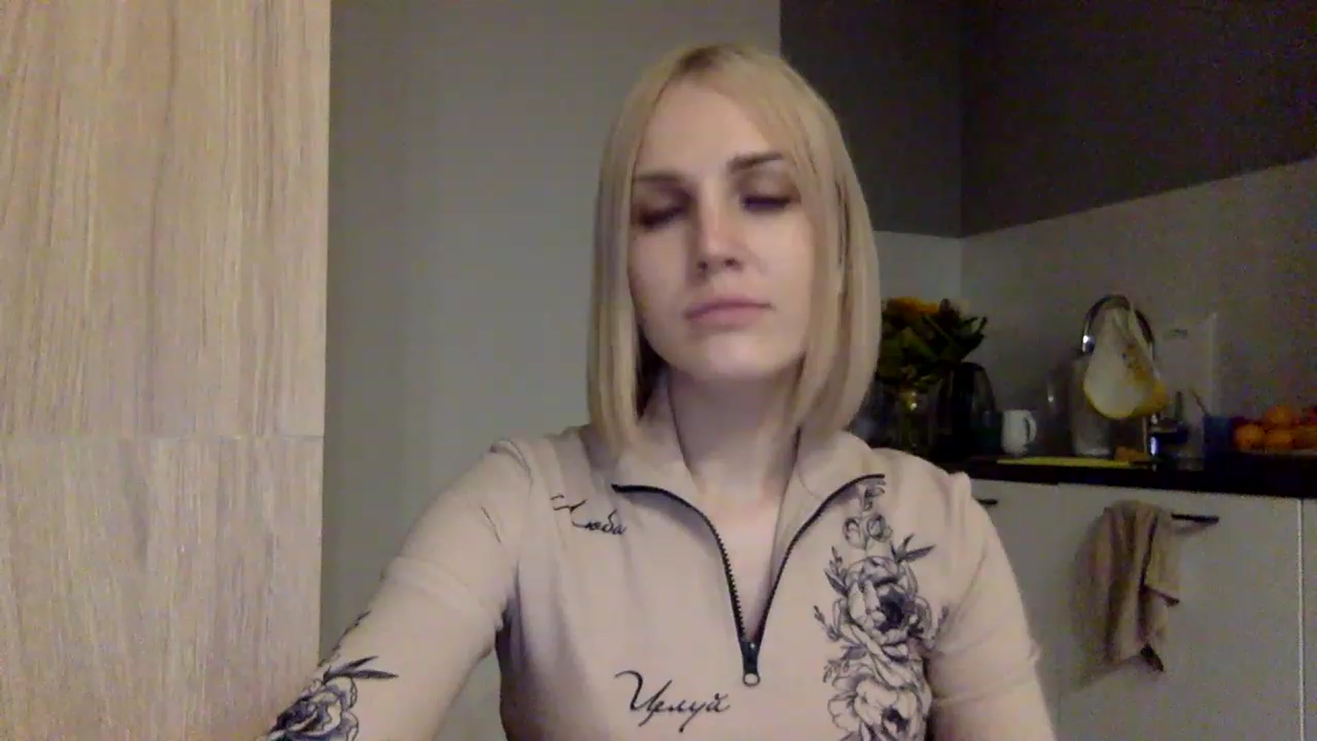 Gallery image thumbnail from Nicole_1286's myfreecams stream on, 11/22/2022, 21:49 image 1 of 20