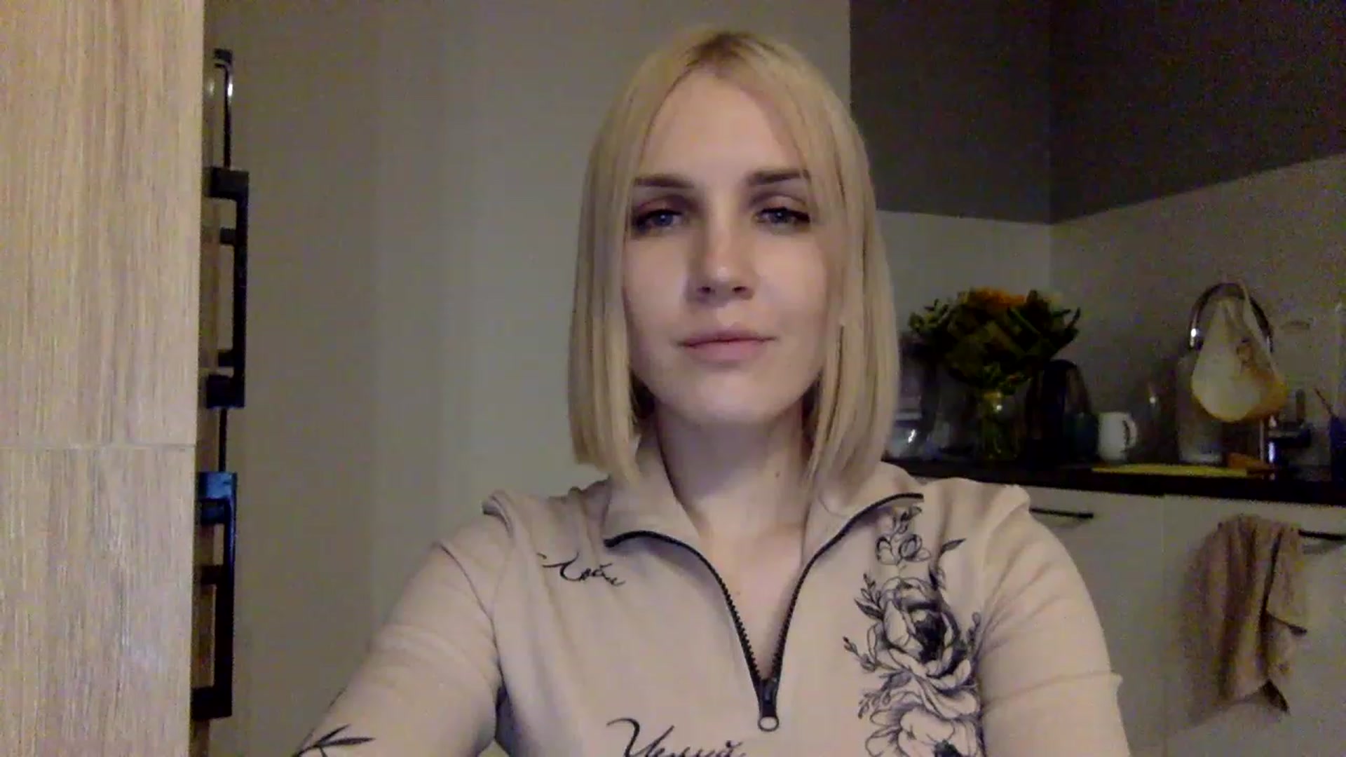 Gallery image thumbnail from Nicole_1286's myfreecams stream on, 11/22/2022, 21:49 image 8 of 20