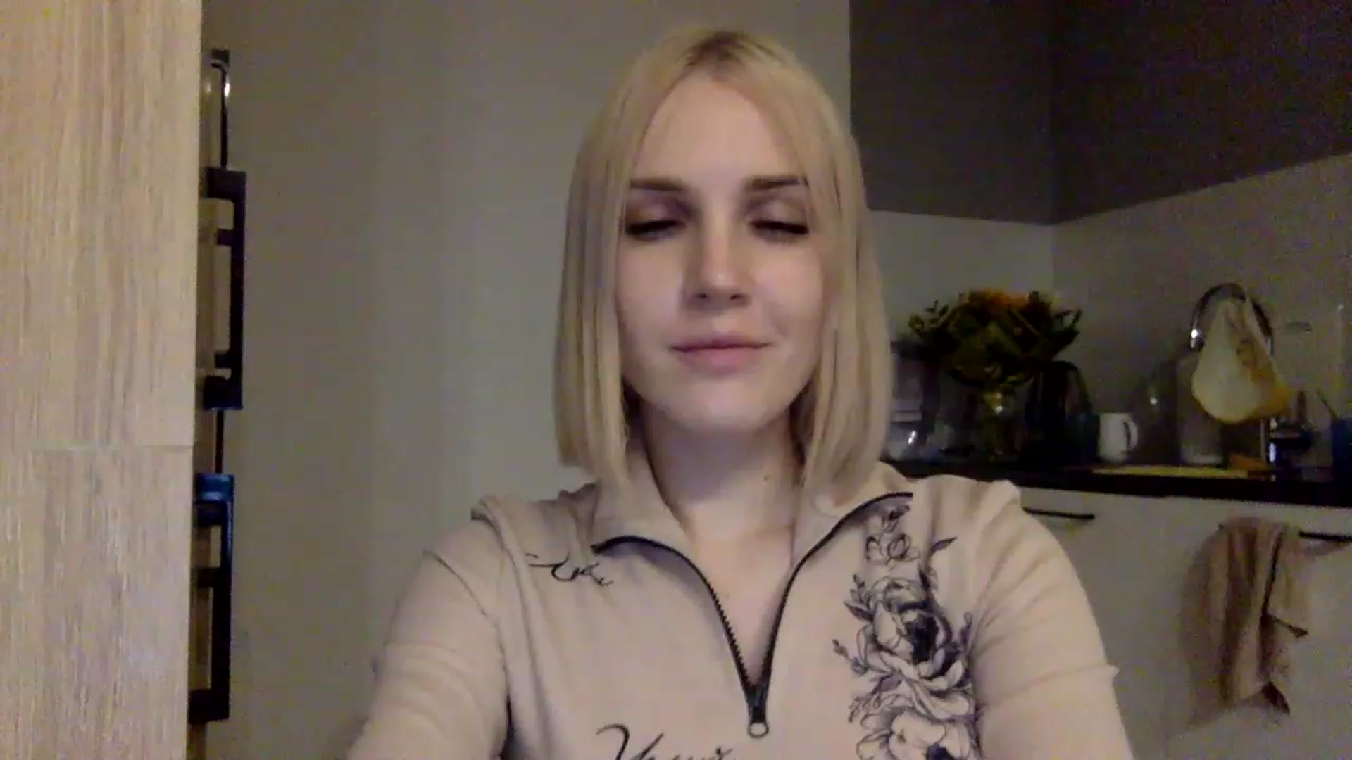 Gallery image thumbnail from Nicole_1286's myfreecams stream on, 11/22/2022, 21:49 image 9 of 20