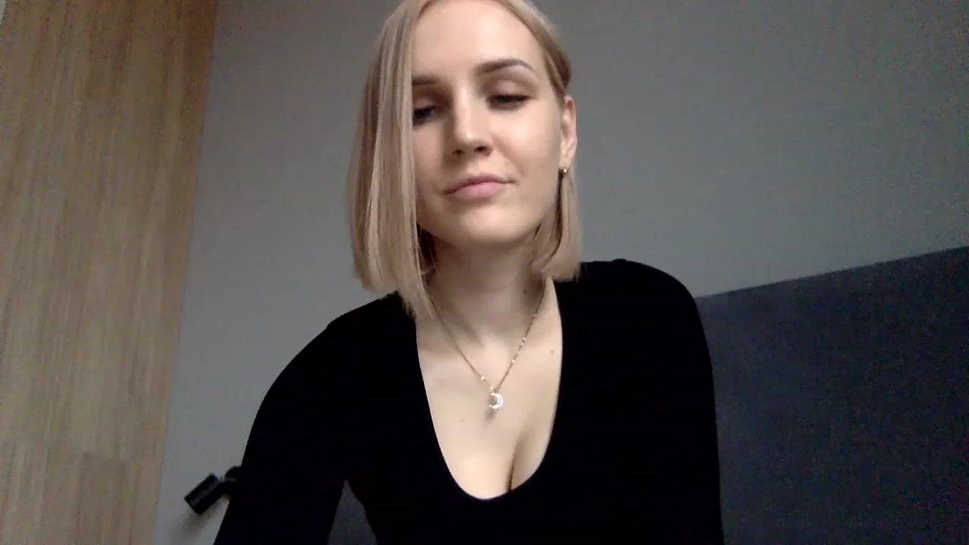 Gallery image thumbnail from Nicole_1286's myfreecams stream on, 11/28/2022, 12:51 image 8 of 20