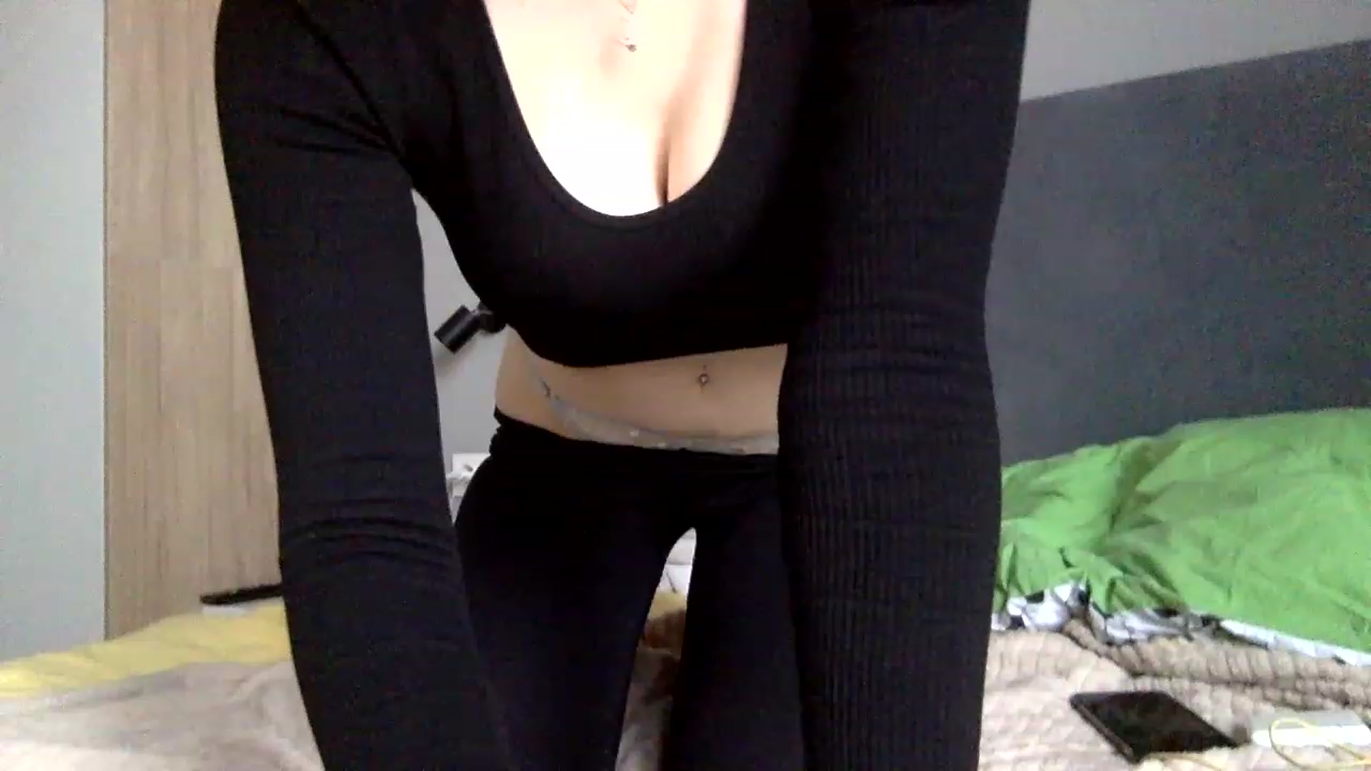 Gallery image thumbnail from Nicole_1286's myfreecams stream on, 11/28/2022, 12:51 image 7 of 20