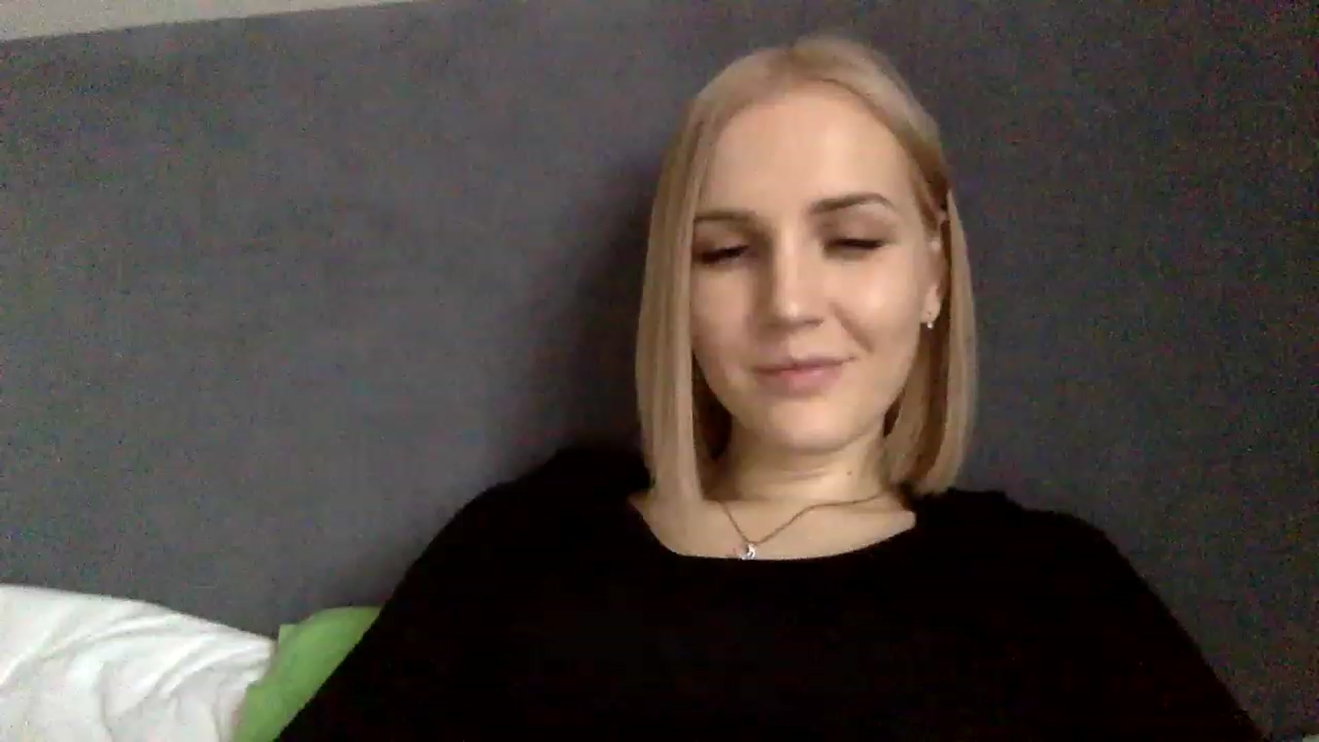Gallery image thumbnail from Nicole_1286's myfreecams stream on, 11/28/2022, 12:51 image 17 of 20