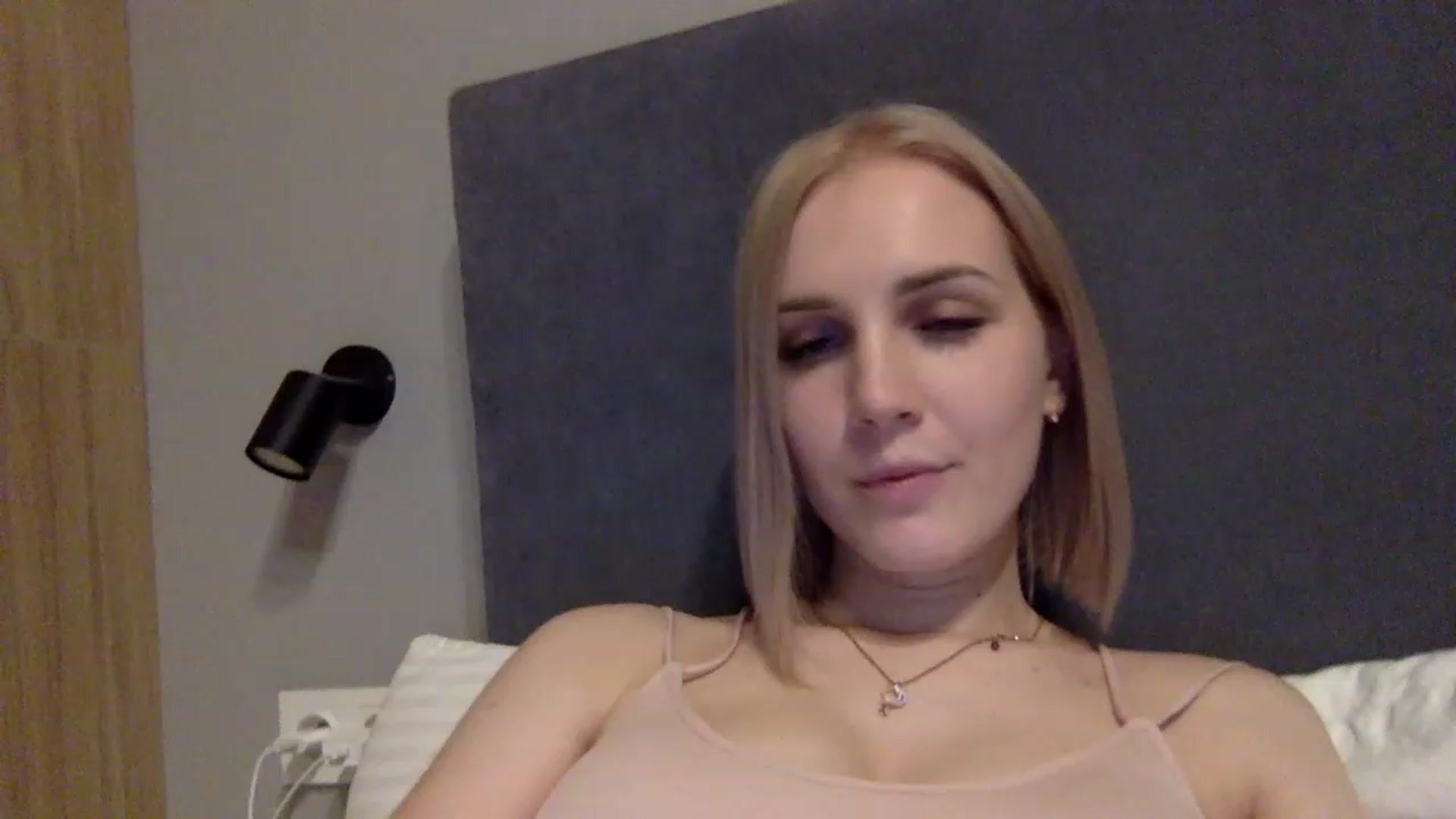 Gallery image thumbnail from Nicole_1286's myfreecams stream on, 11/28/2022, 21:16 image 3 of 20