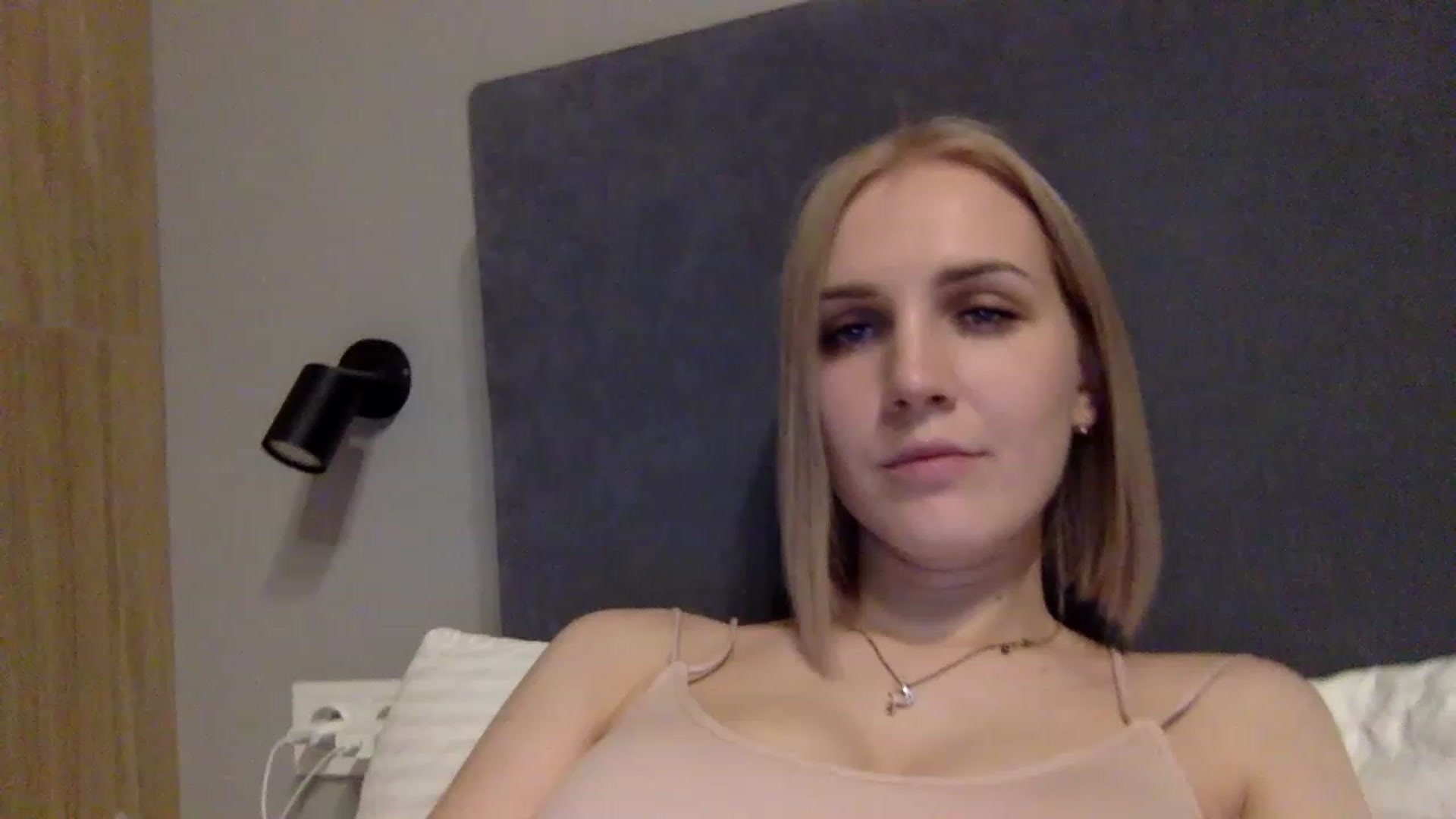 Gallery image thumbnail from Nicole_1286's myfreecams stream on, 11/28/2022, 21:16 image 6 of 20