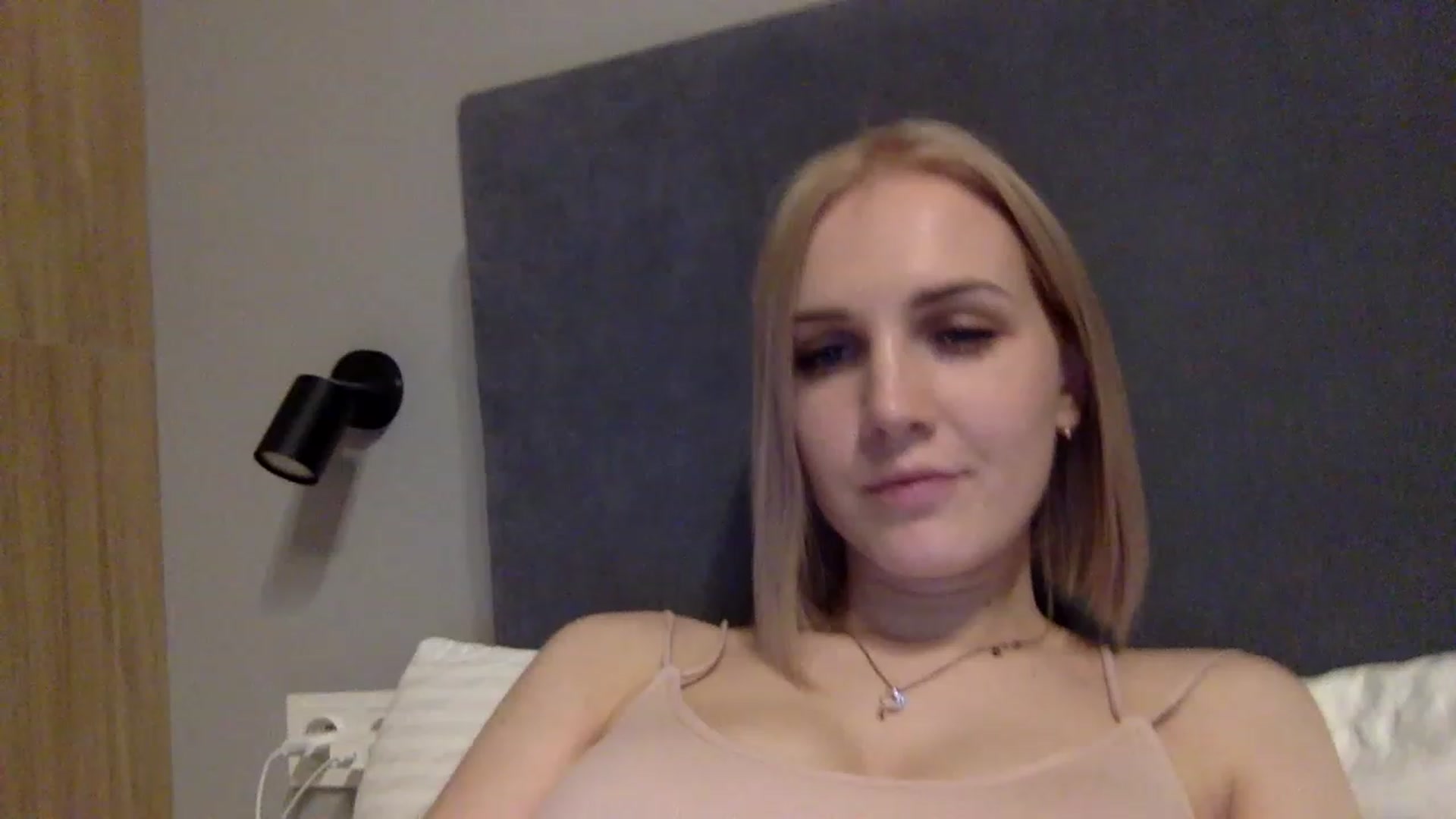 Gallery image thumbnail from Nicole_1286's myfreecams stream on, 11/28/2022, 21:16 image 8 of 20