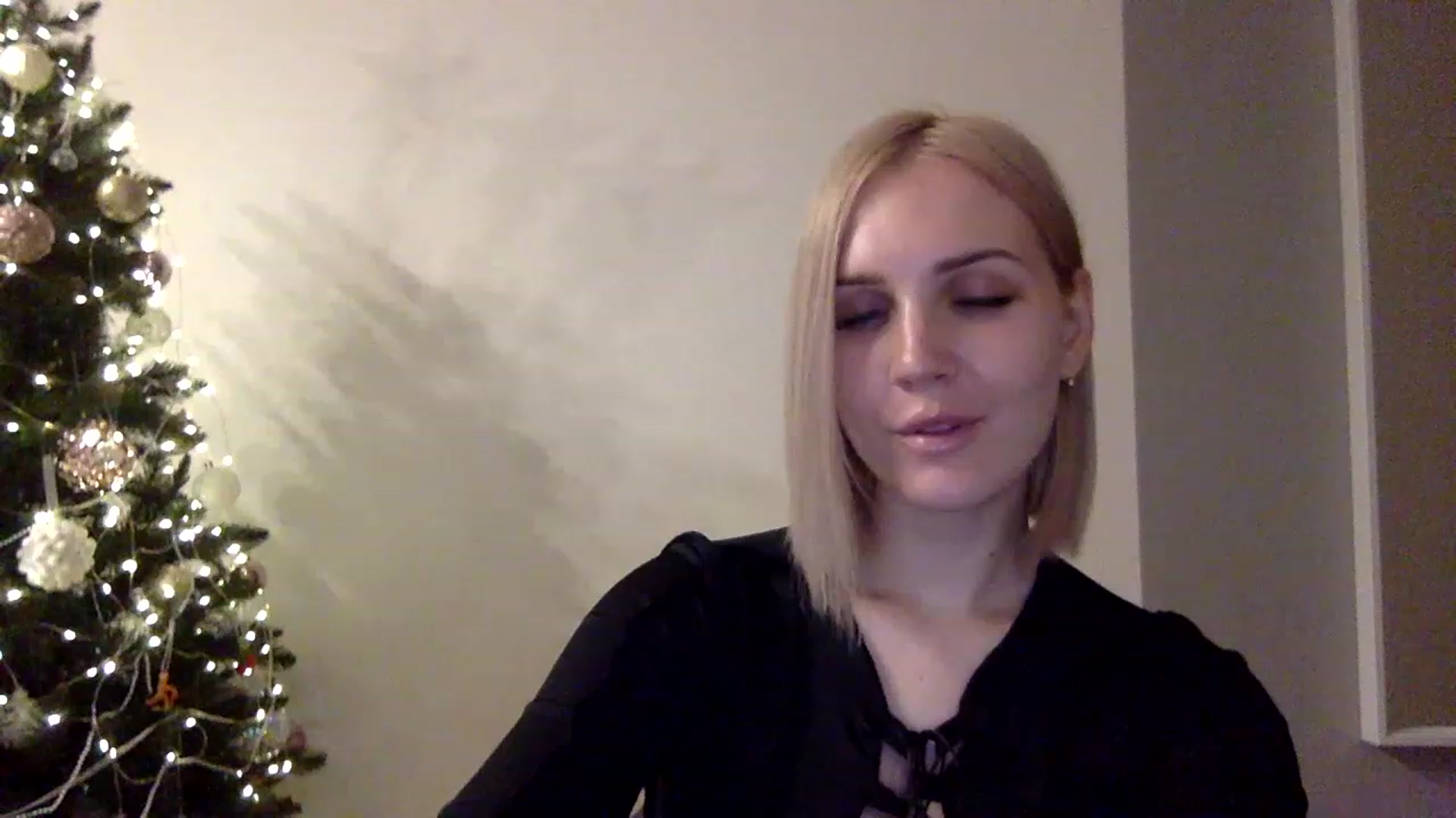 Gallery image thumbnail from Nicole_1286's myfreecams stream on, 12/26/2022, 14:23 image 19 of 20