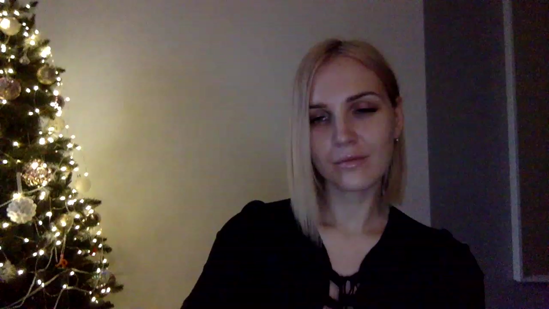 Gallery image thumbnail from Nicole_1286's myfreecams stream on, 12/26/2022, 14:23 image 5 of 20