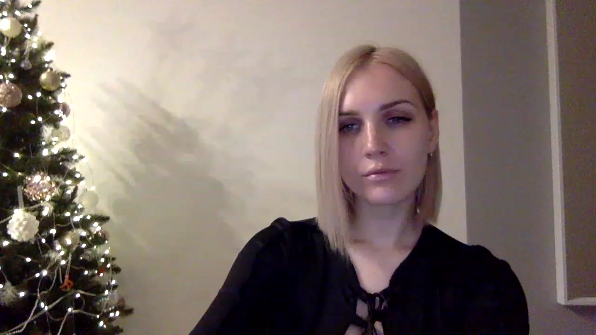 Gallery image thumbnail from Nicole_1286's myfreecams stream on, 12/26/2022, 14:23 image 10 of 20