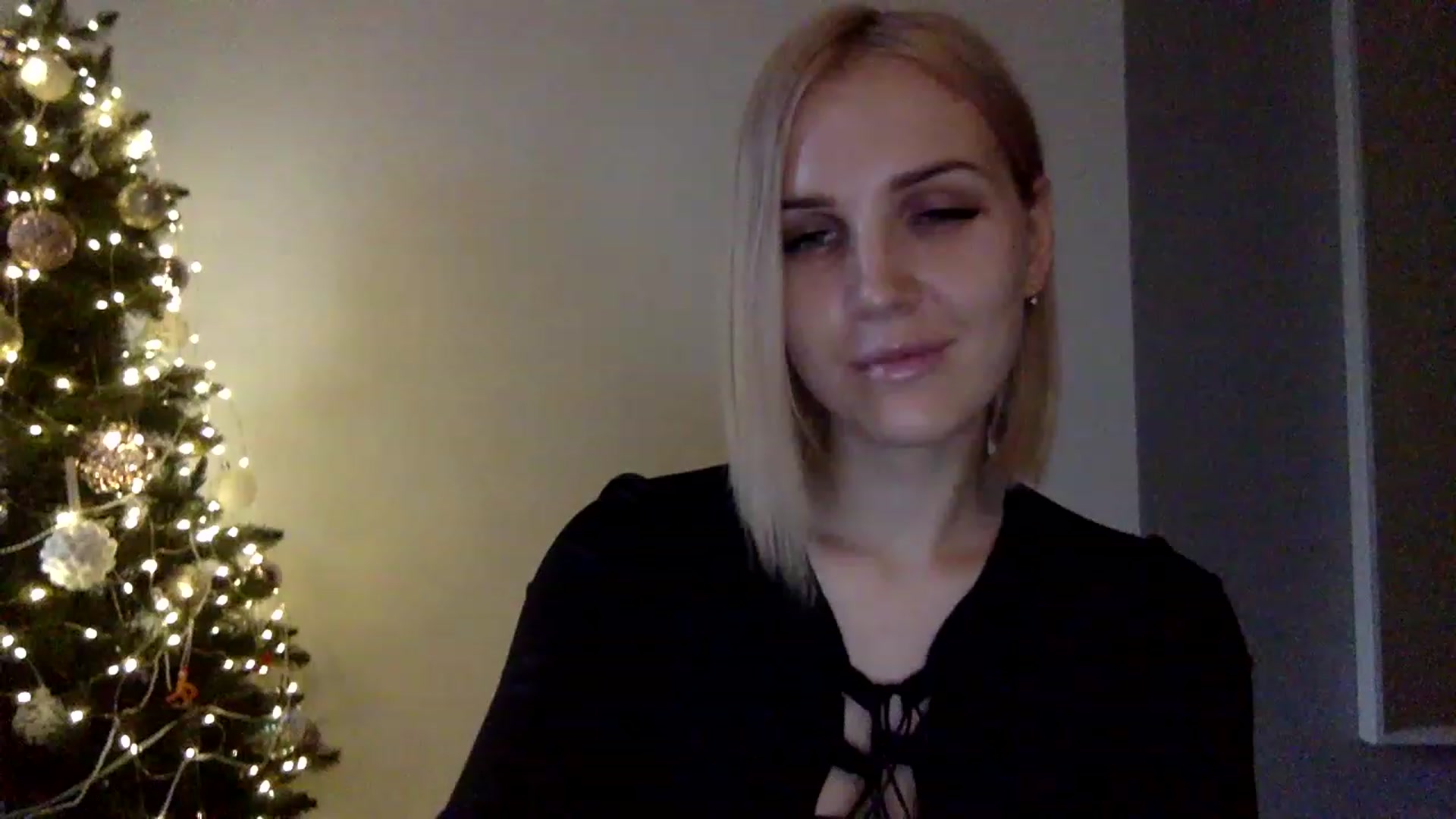 Gallery image thumbnail from Nicole_1286's myfreecams stream on, 12/26/2022, 14:23 image 2 of 20