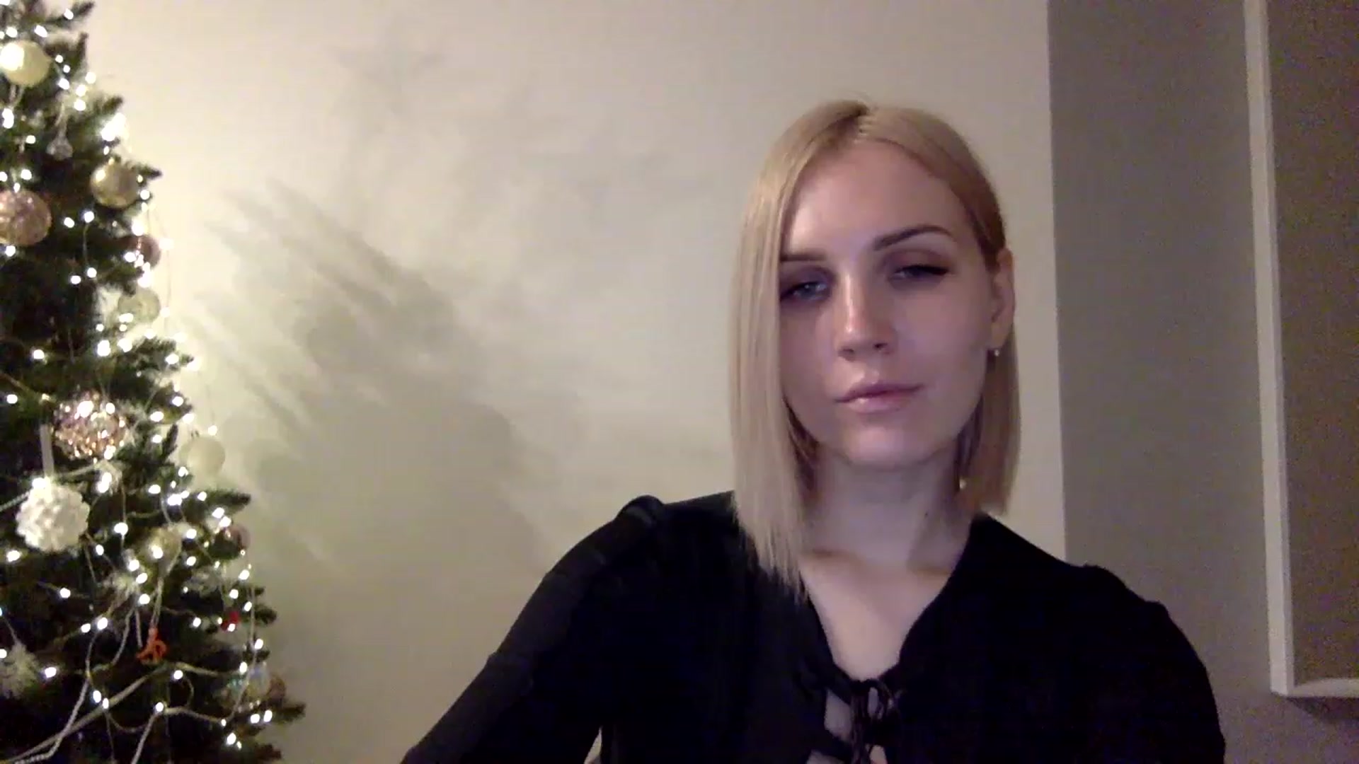 Gallery image thumbnail from Nicole_1286's myfreecams stream on, 12/26/2022, 14:23 image 14 of 20