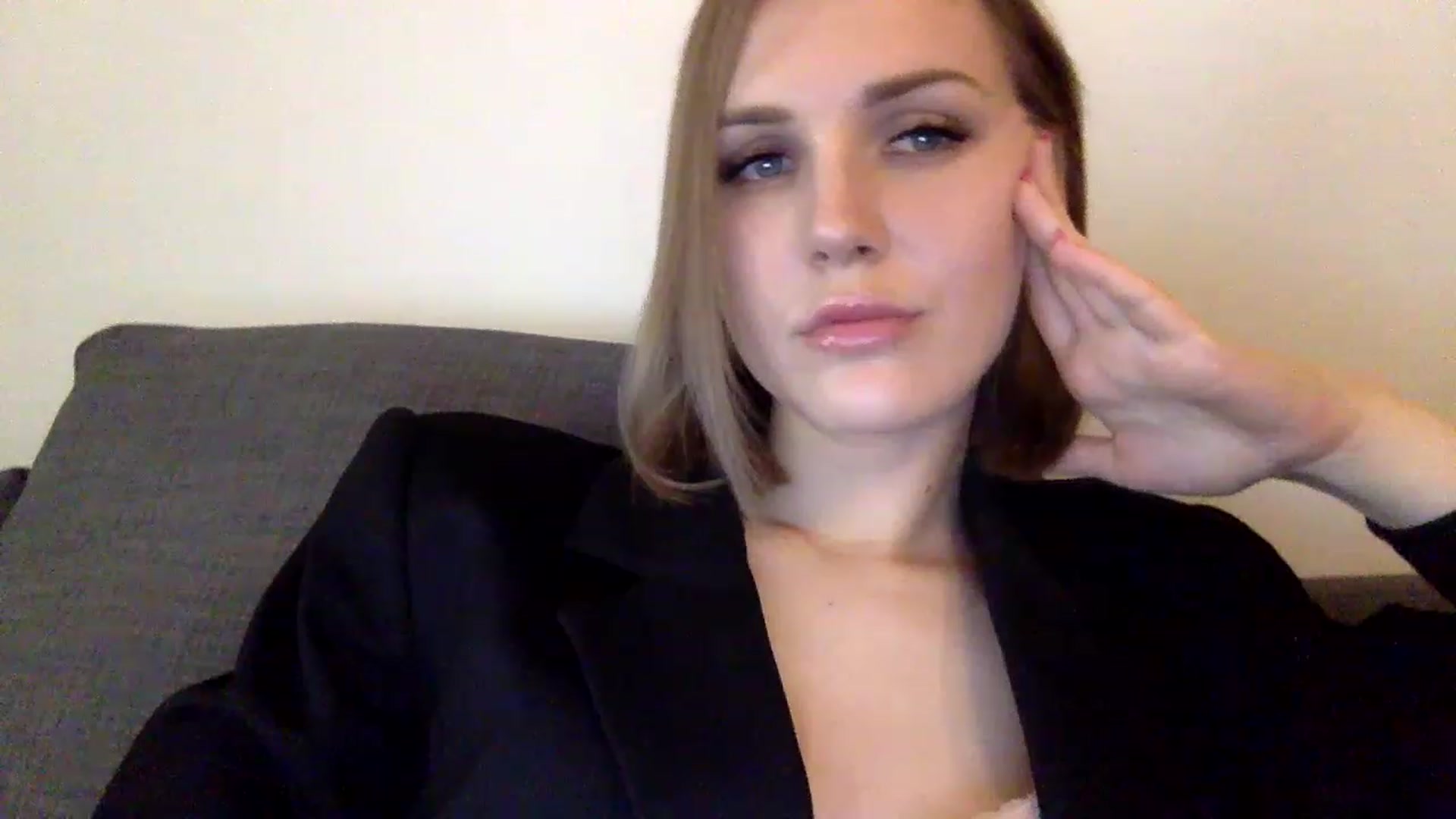 Gallery image thumbnail from Nicole_1286's myfreecams stream on, 06/02/2023, 11:15 image 16 of 20