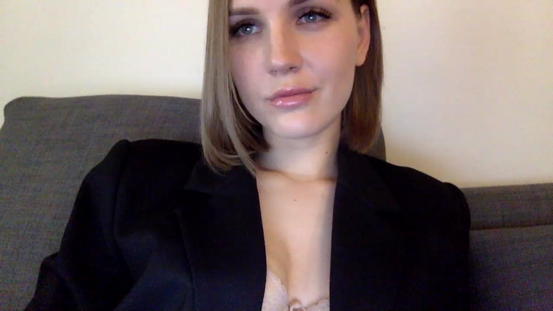Gallery image thumbnail from Nicole_1286's myfreecams stream on, 06/02/2023, 11:15 image 13 of 20