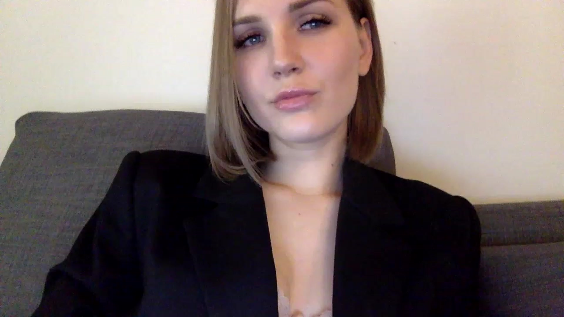 Gallery image thumbnail from Nicole_1286's myfreecams stream on, 06/02/2023, 11:15 image 15 of 20