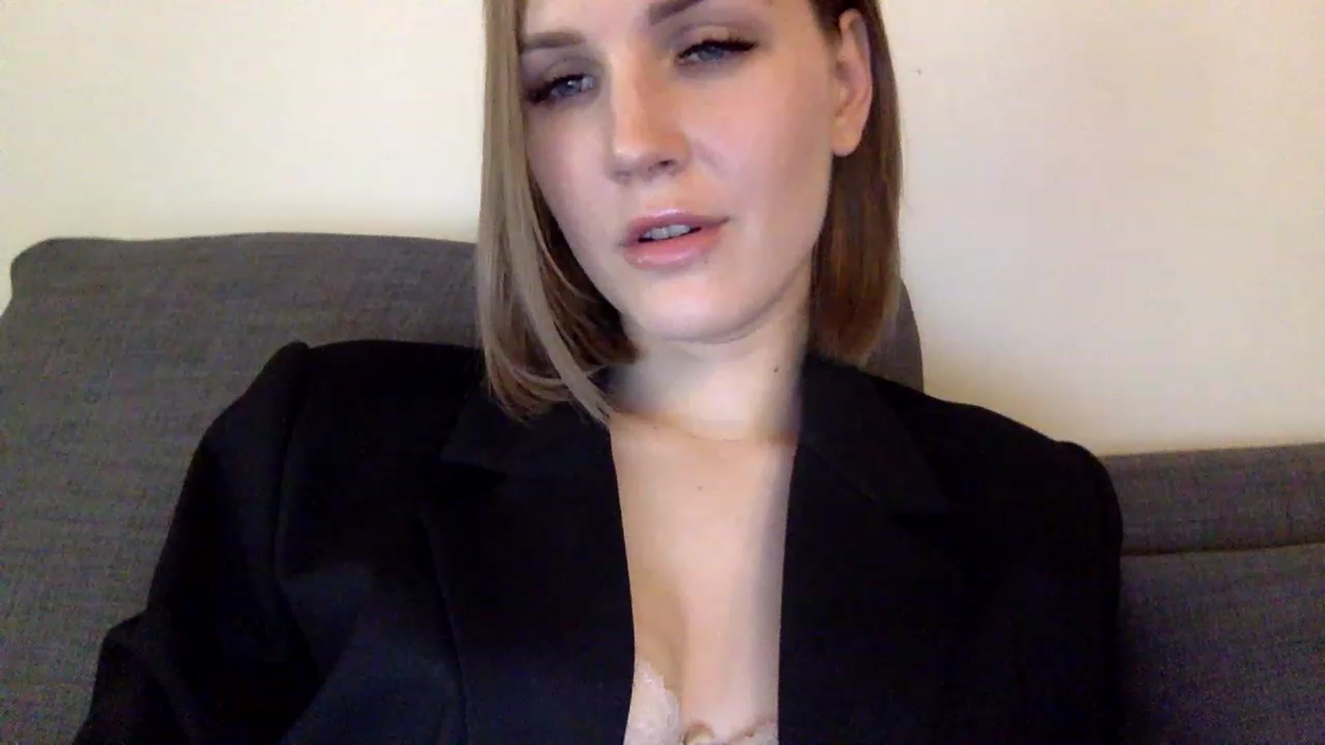 Gallery image thumbnail from Nicole_1286's myfreecams stream on, 06/02/2023, 11:15 image 14 of 20