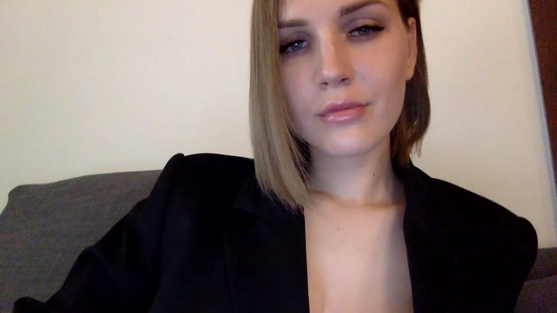 Gallery image thumbnail from Nicole_1286's myfreecams stream on, 06/02/2023, 11:15 image 1 of 20