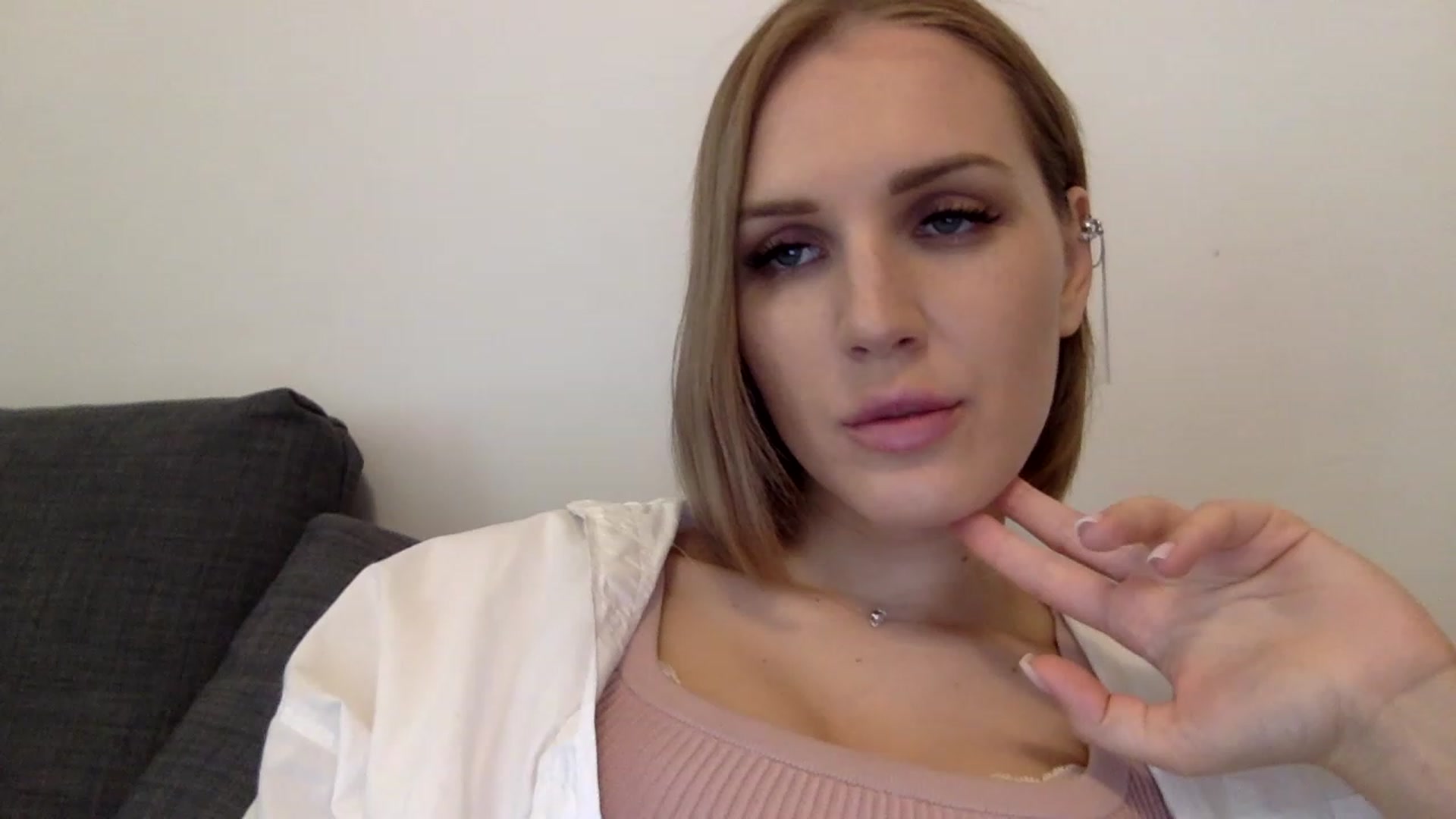 Gallery image thumbnail from Nicole_1286's myfreecams stream on, 07/18/2023, 11:02 image 10 of 20