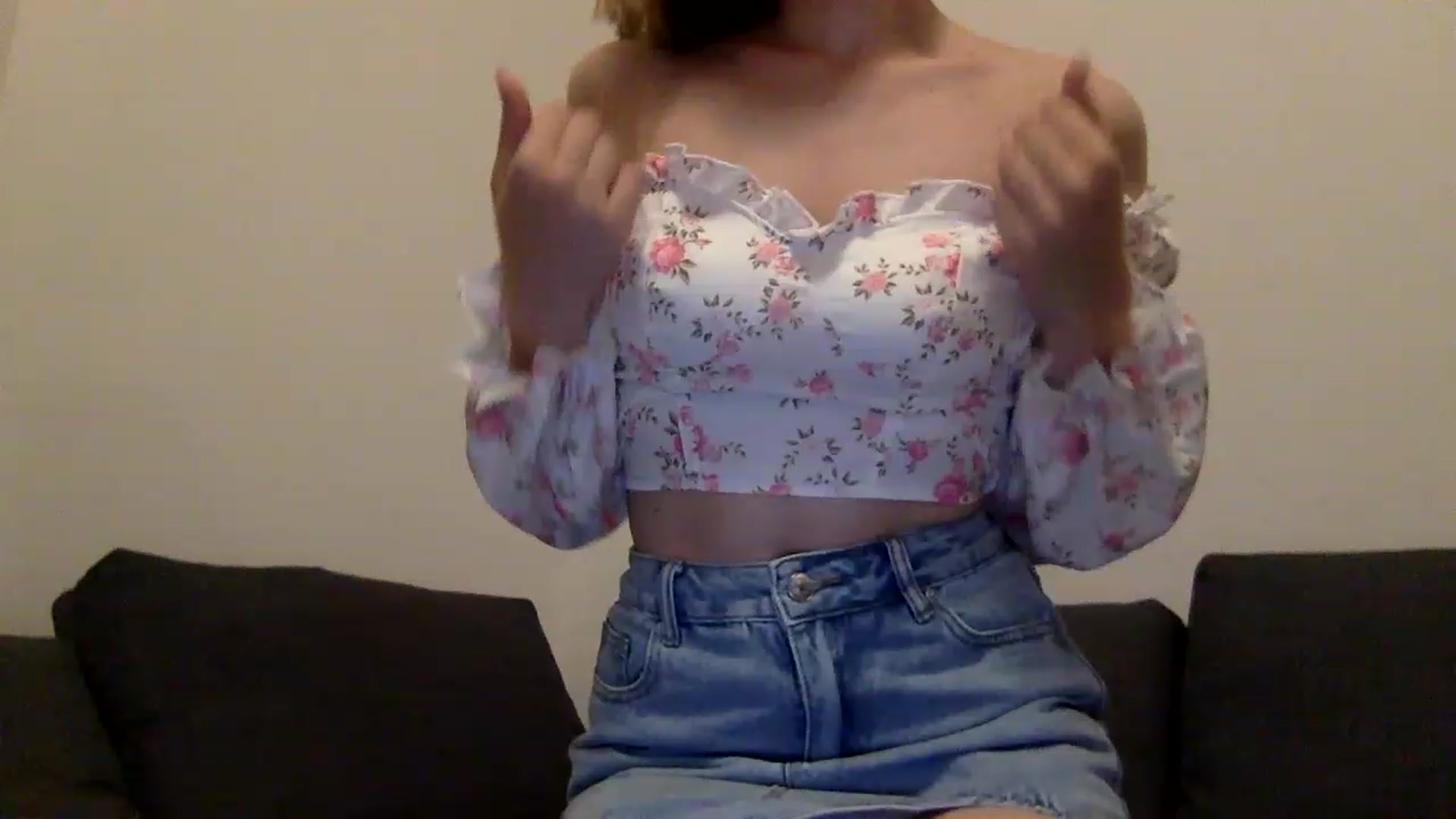Gallery image thumbnail from Nicole_1286's myfreecams stream on, 07/29/2023, 20:11 image 10 of 20