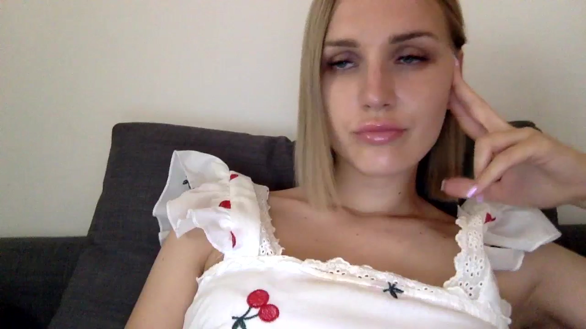 Gallery image thumbnail from Nicole_1286's myfreecams stream on, 08/29/2023, 08:22 image 19 of 20
