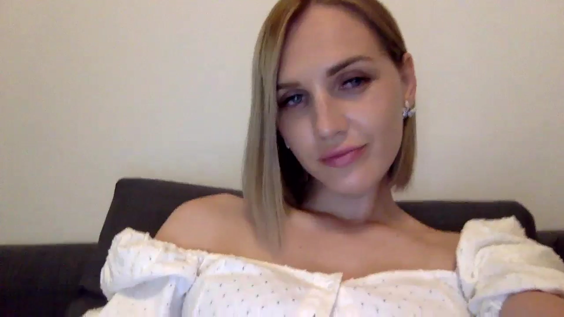 Gallery image thumbnail from Nicole_1286's myfreecams stream on, 08/30/2023, 12:47 image 6 of 20