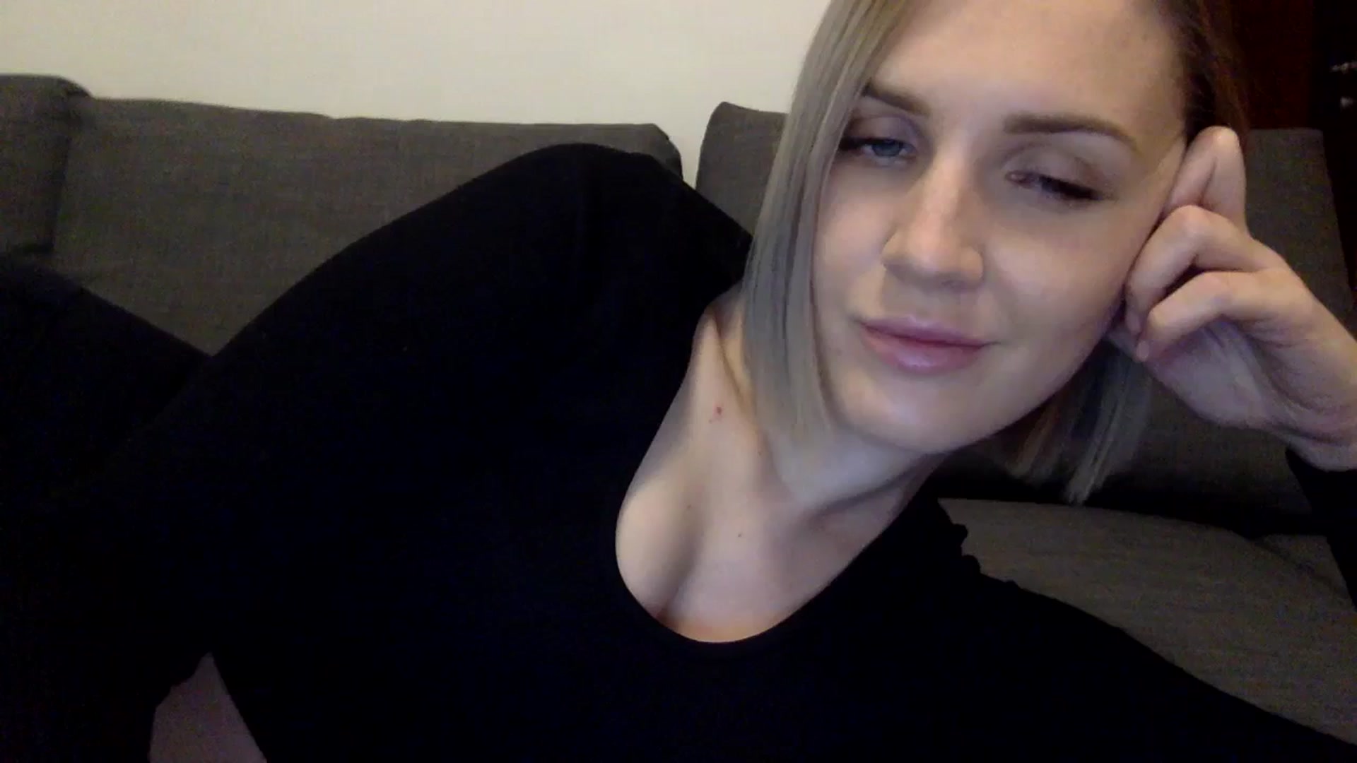 Gallery image thumbnail from Nicole_1286's myfreecams stream on, 10/20/2023, 12:06 image 8 of 20