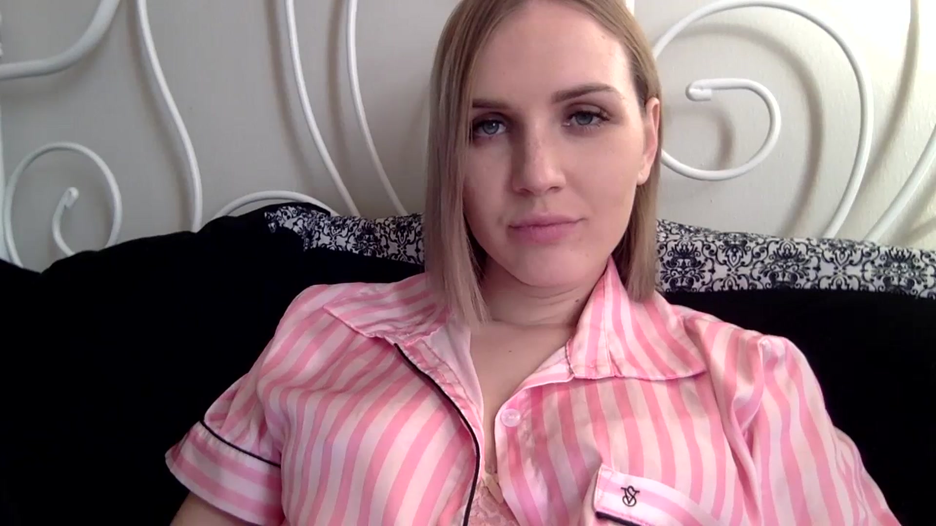 Gallery image thumbnail from Nicole_1286's myfreecams stream on, 11/18/2023, 21:15 image 3 of 20