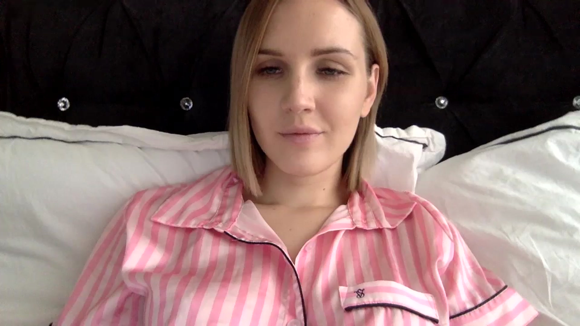 Gallery image thumbnail from Nicole_1286's myfreecams stream on, 12/06/2023, 20:19 image 10 of 20