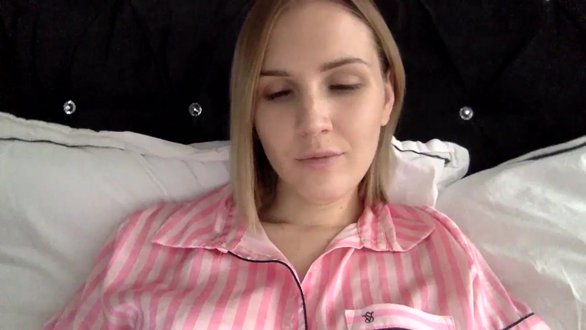 Gallery image thumbnail from Nicole_1286's myfreecams stream on, 12/06/2023, 20:19 image 17 of 20