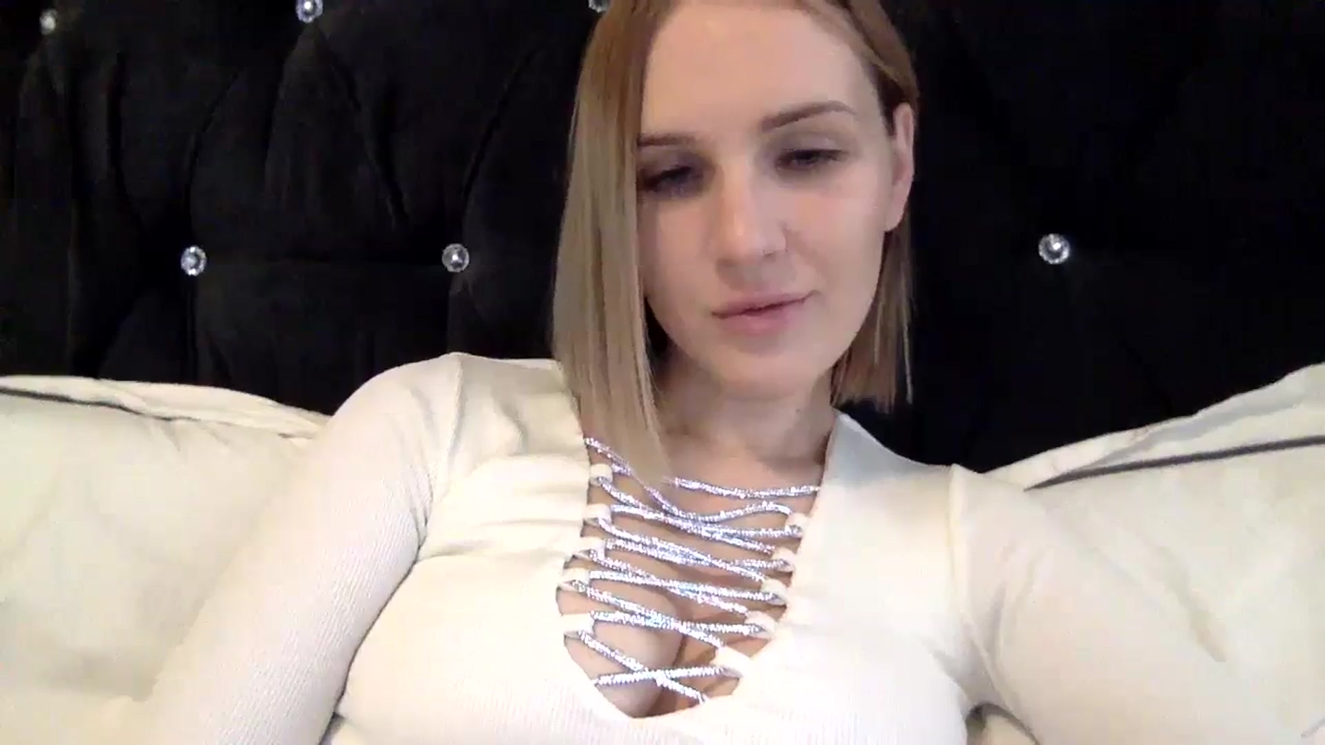 Gallery image thumbnail from Nicole_1286's myfreecams stream on, 12/07/2023, 19:31 image 11 of 20