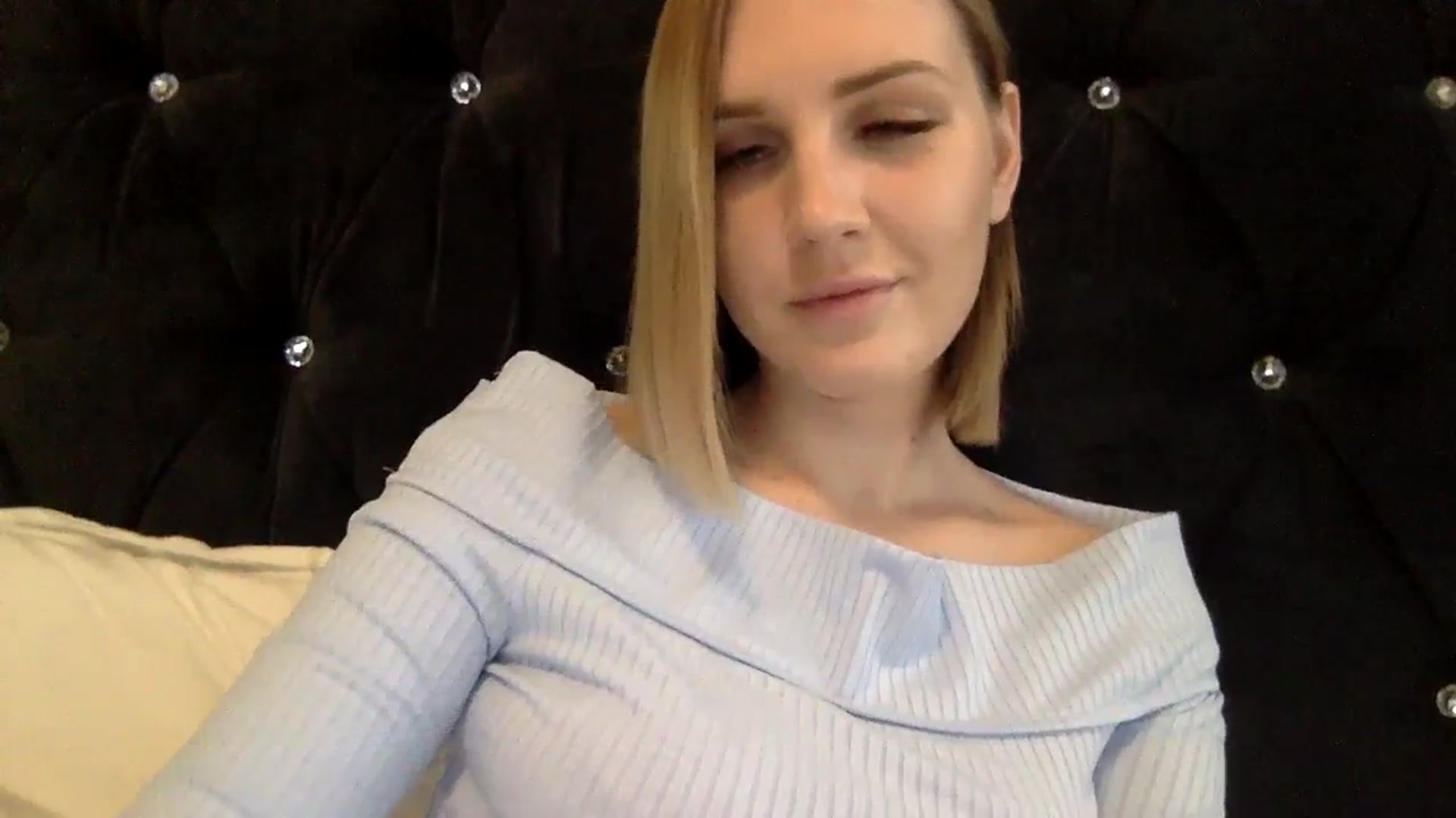 Gallery image thumbnail from Nicole_1286's myfreecams stream on, 12/29/2023, 18:03 image 19 of 20